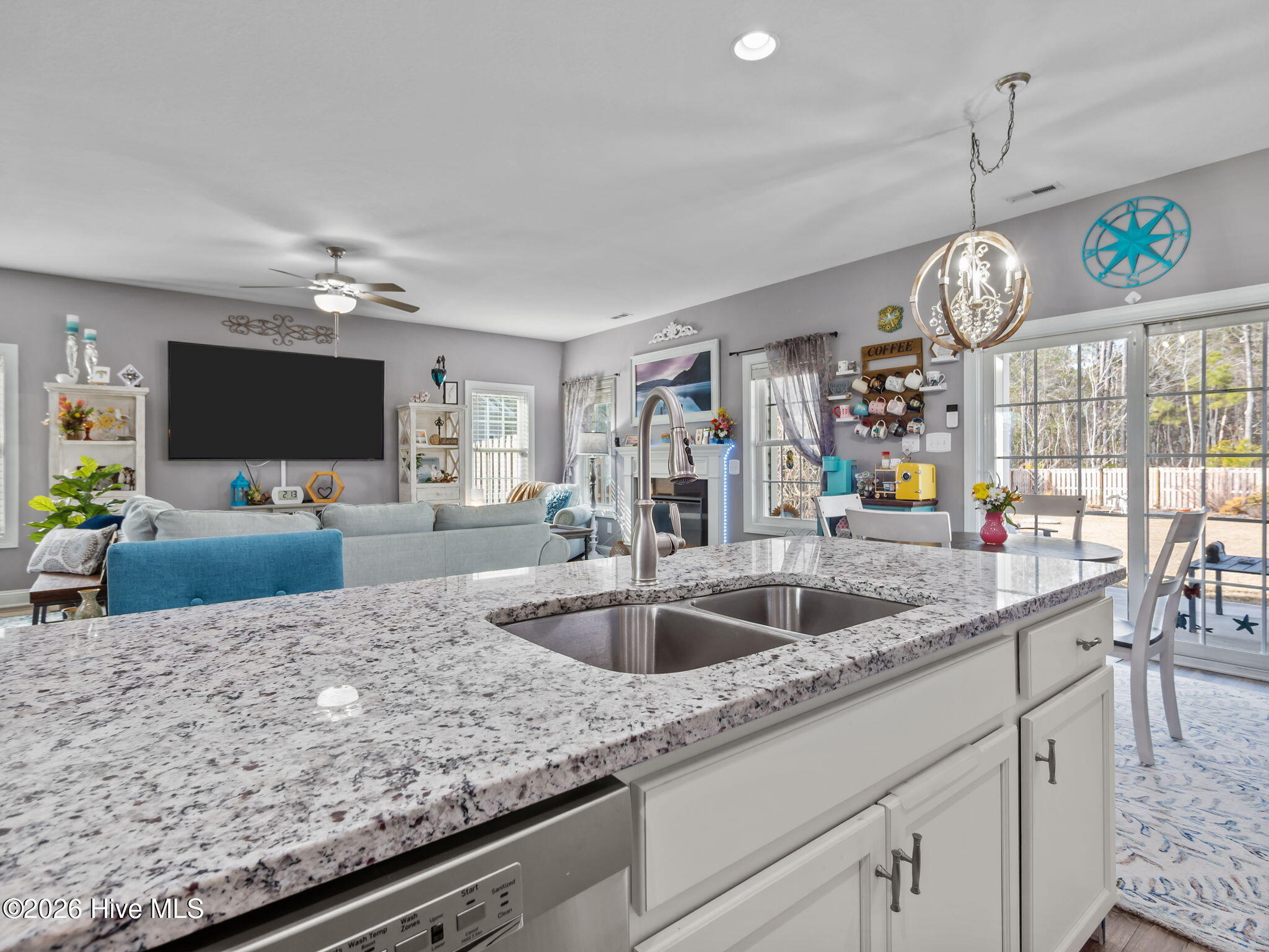 100554631 | Photo 14