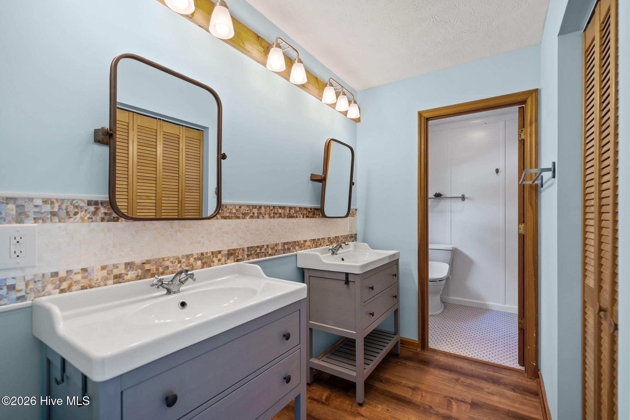 100569191 | Photo 24