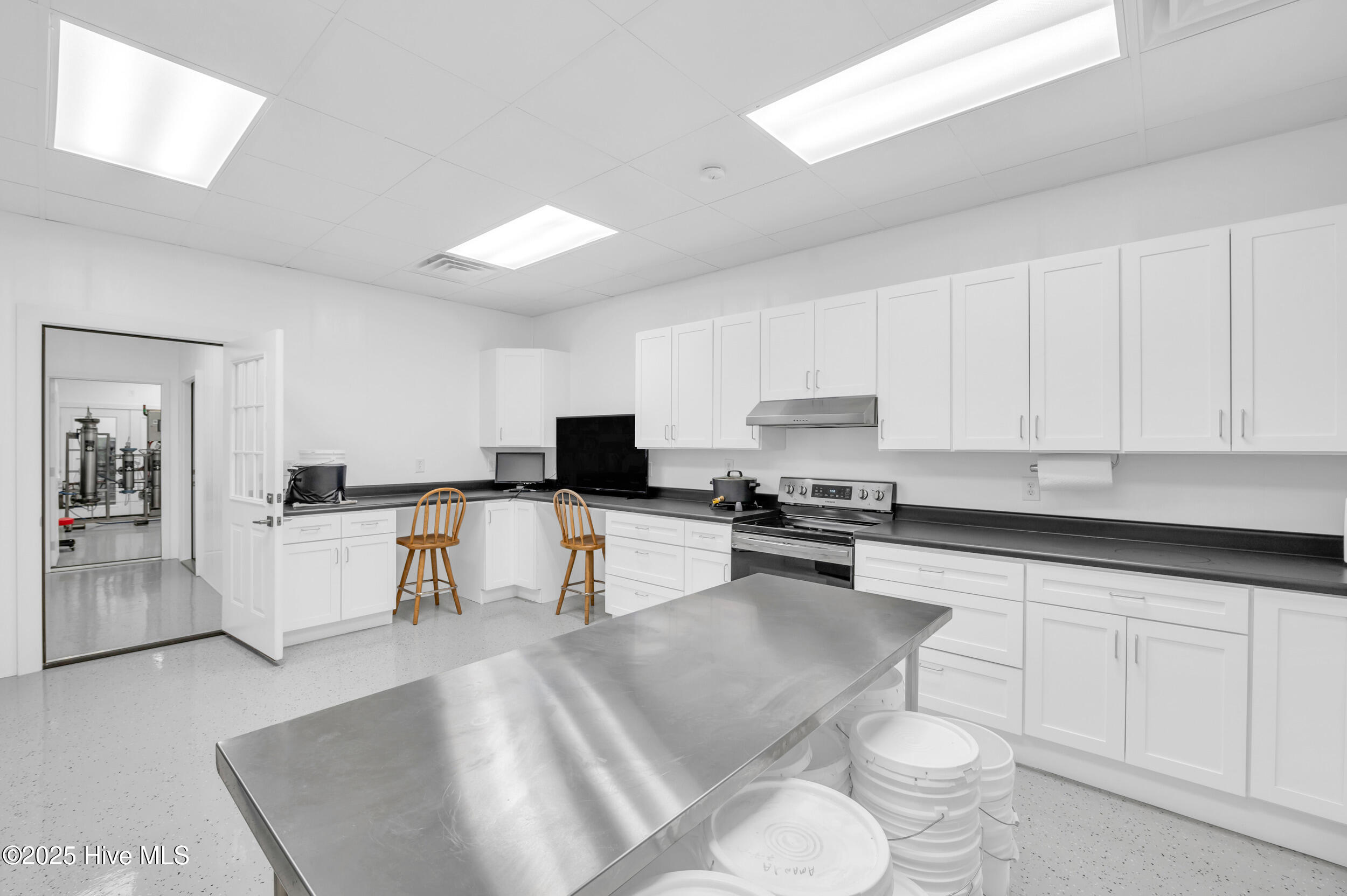 100532115 | Photo 60