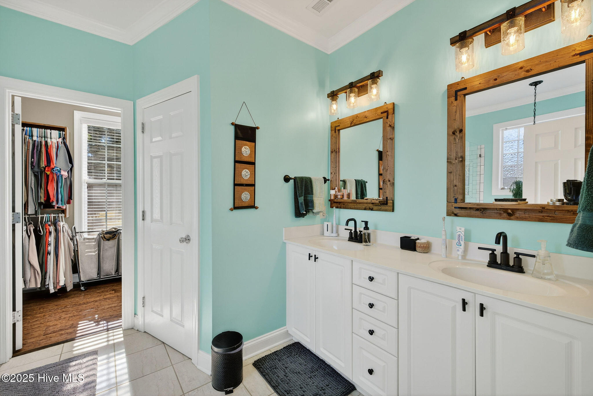 100540017 | Photo 45