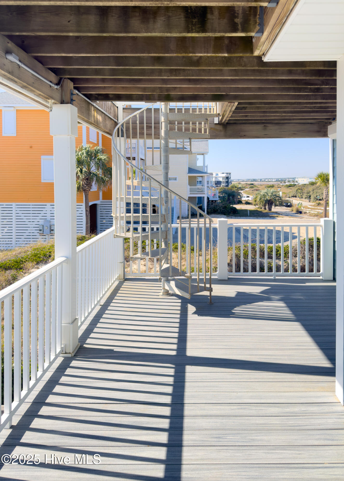 100541150 | Photo 51