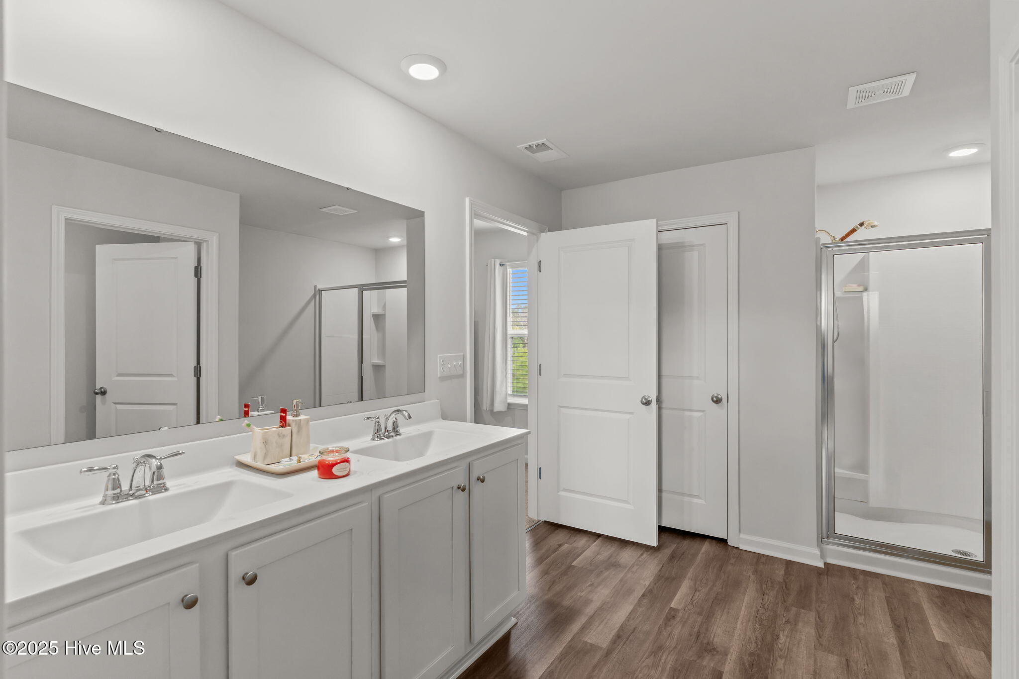 100526308 | Photo 18