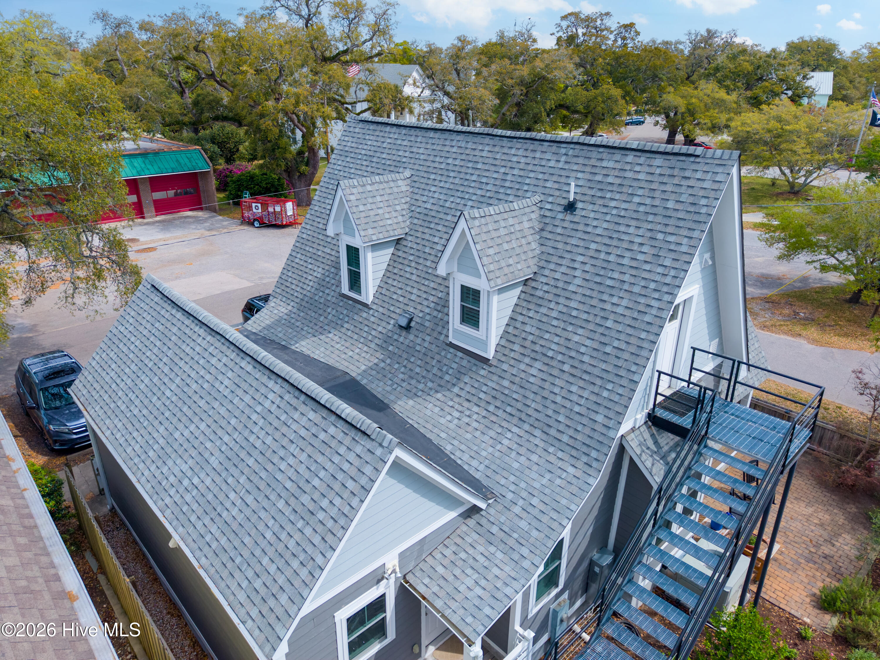 100565818 | Photo 42