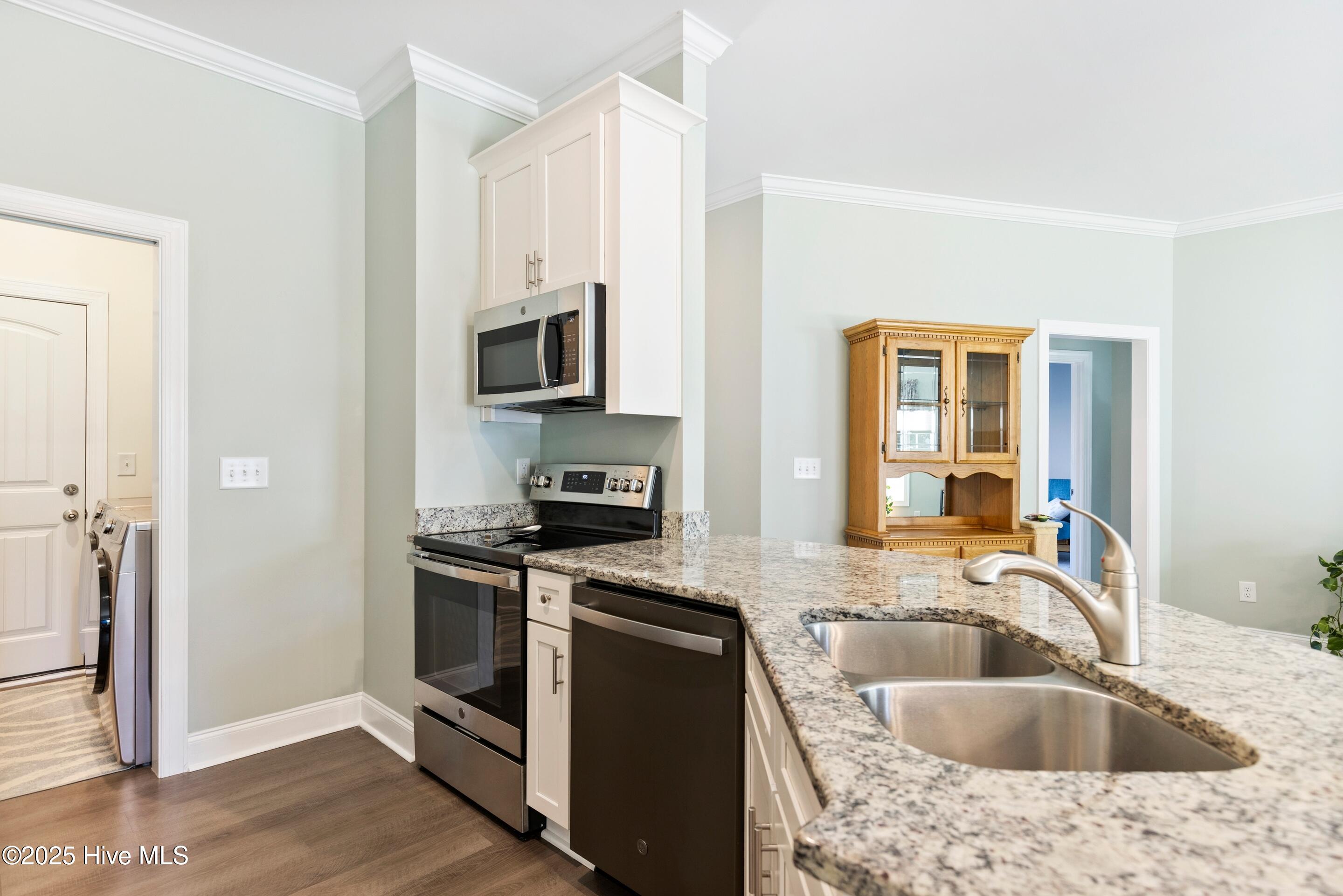 100529568 | Photo 27