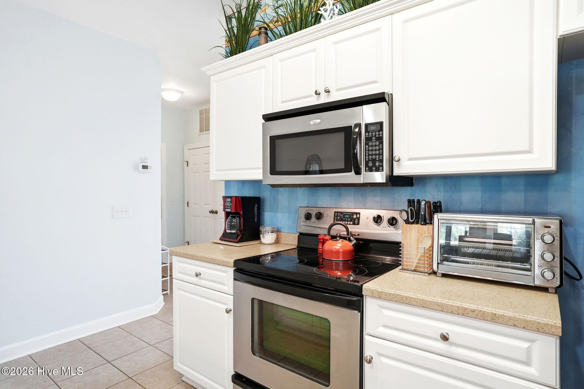 100565288 | Photo 26