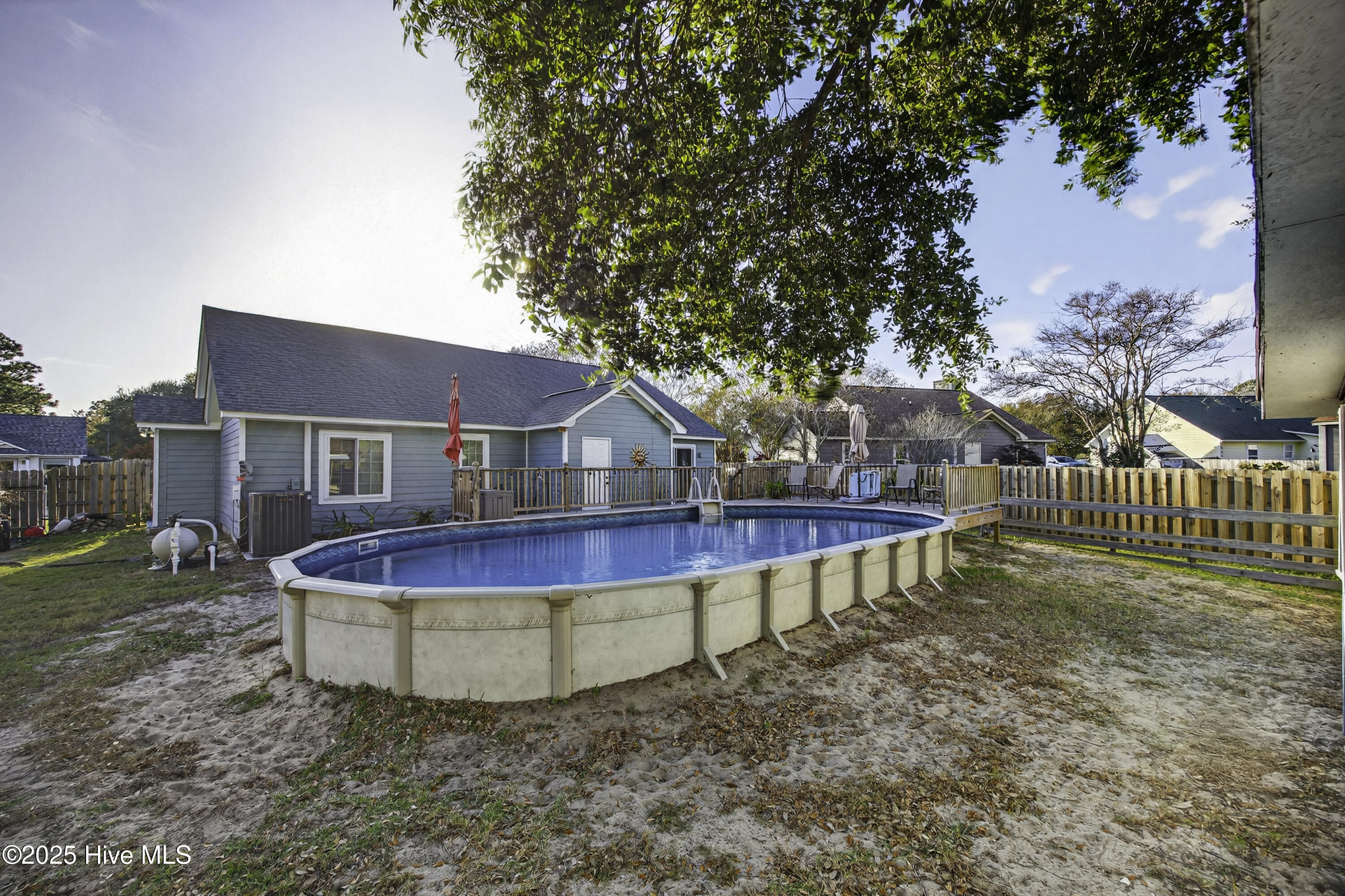 100541929 | Photo 33