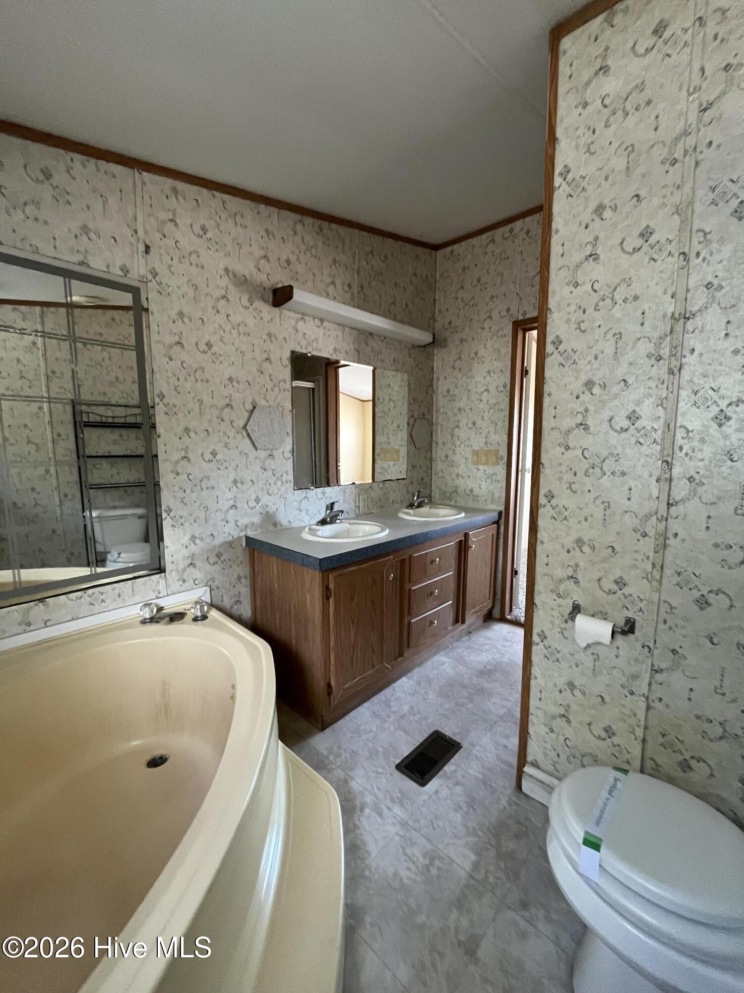 100552039 | Photo 23