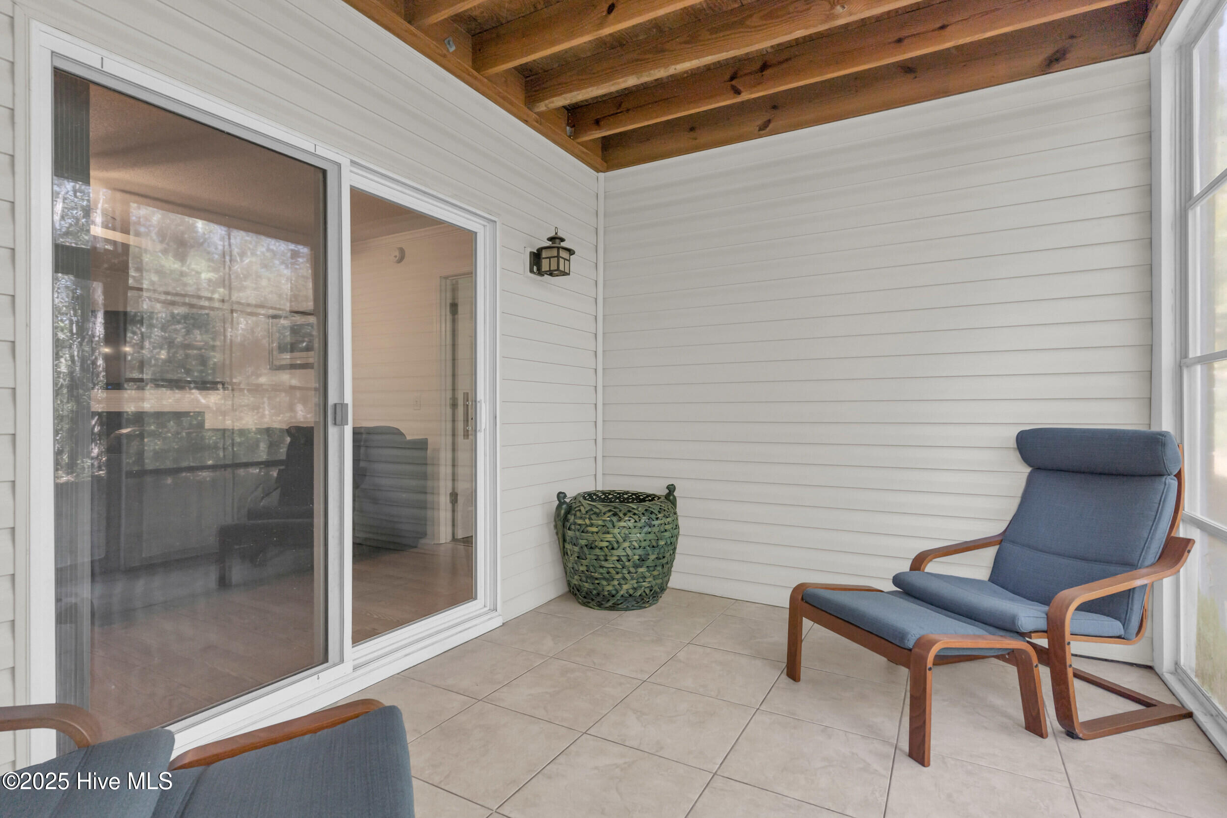 100539370 | Photo 22