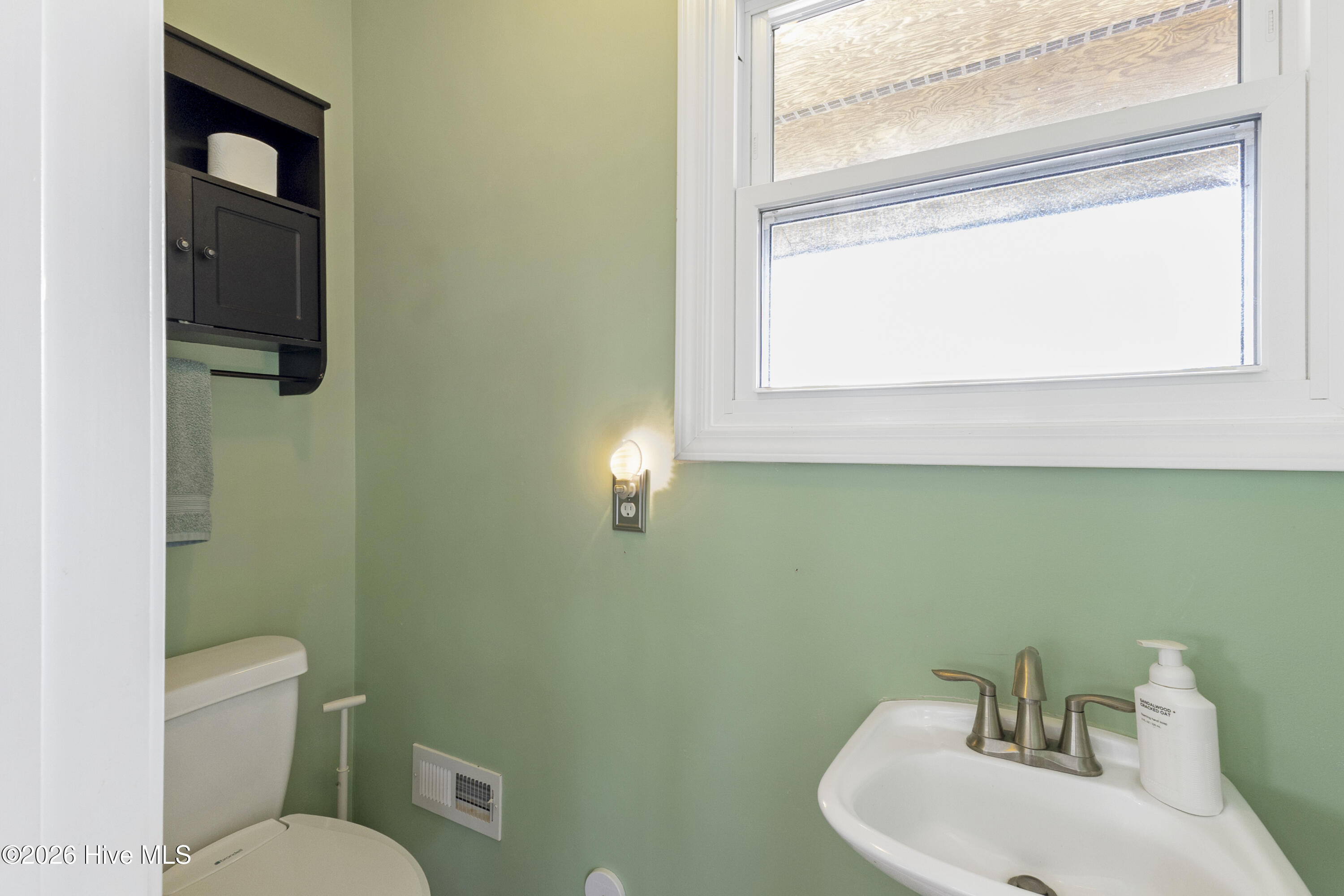 100550645 | Photo 25