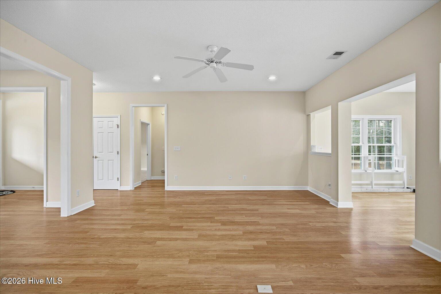 100553011 | Photo 14