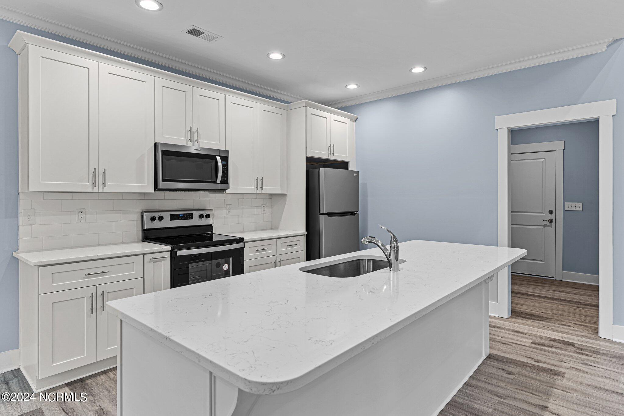 100531512 | Photo 23