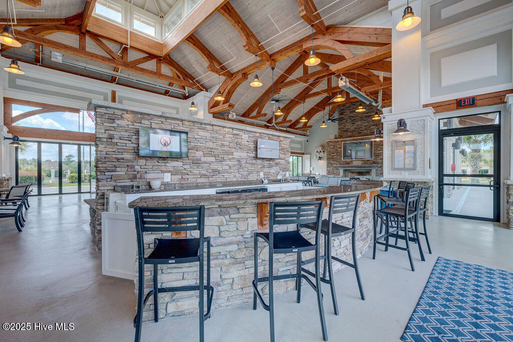 100529139 | Photo 79