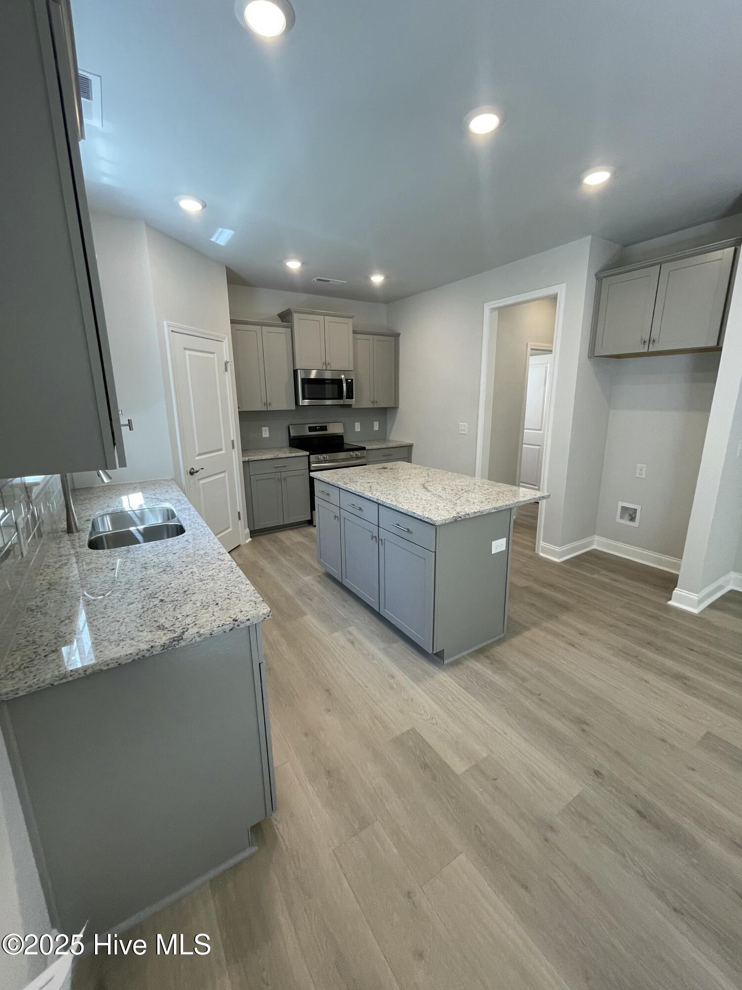 100425636 | Photo 29