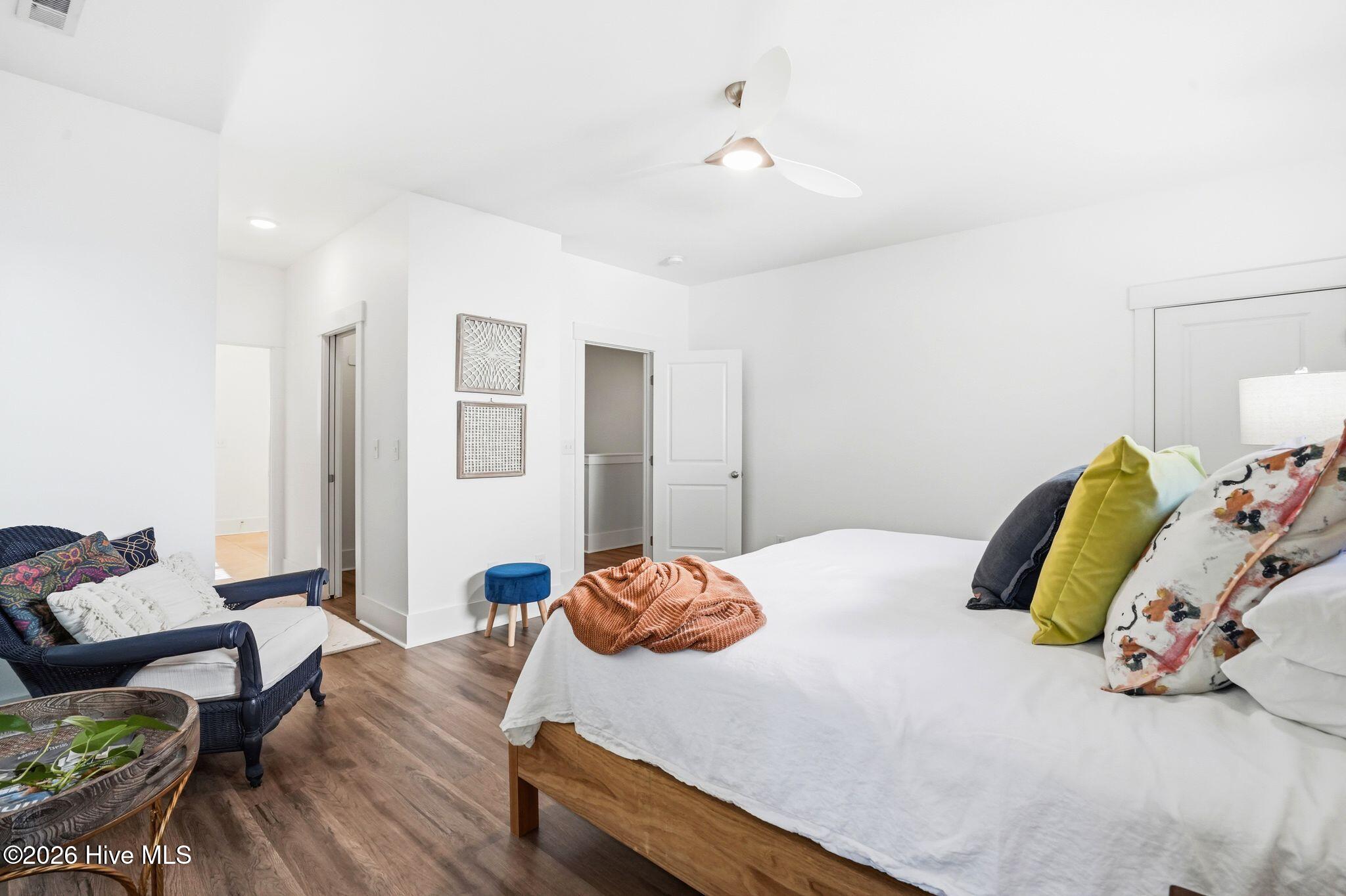 100565220 | Photo 30