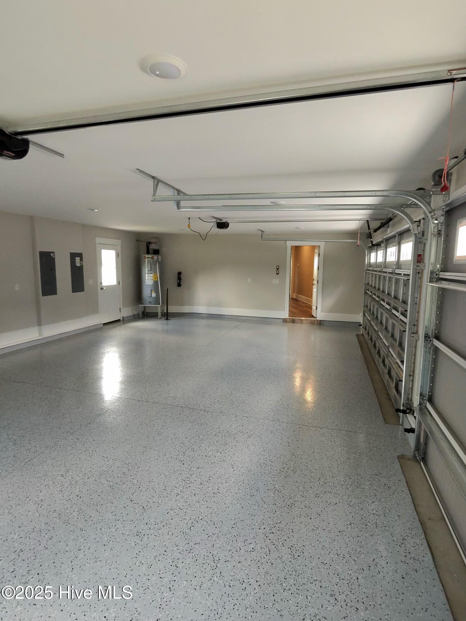 100518312 | Photo 31