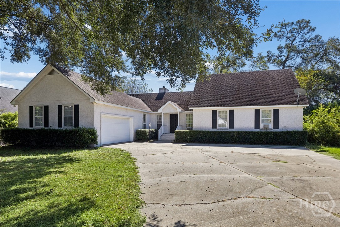 Photo 1 of Single family home for sale at 206 Twin Lakes Dr, Brunswick, GA 31525 | MLS# SA366872 | Listing updated on 2026-10-29