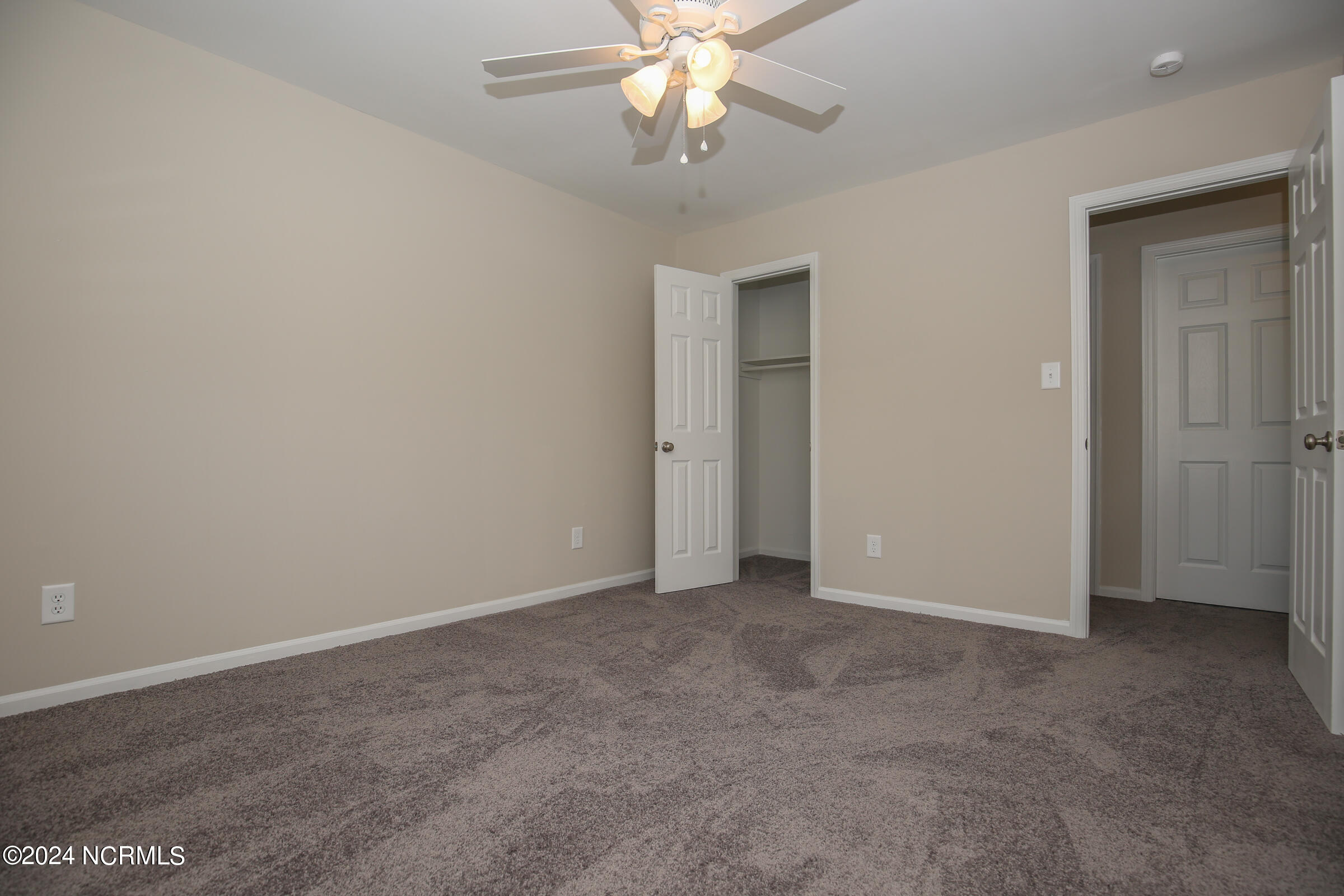 100557159 | Photo 31