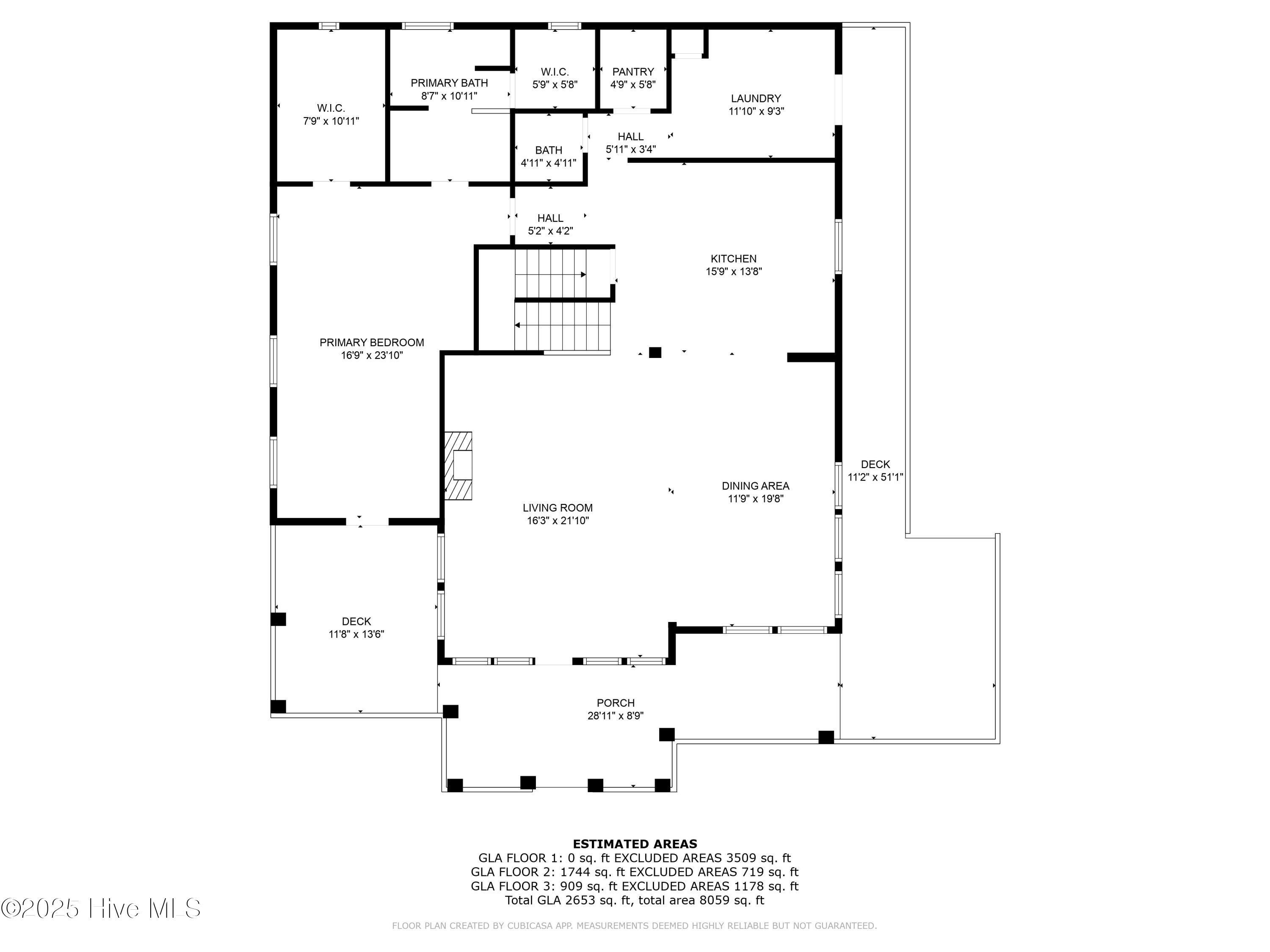 100532890 | Photo 11