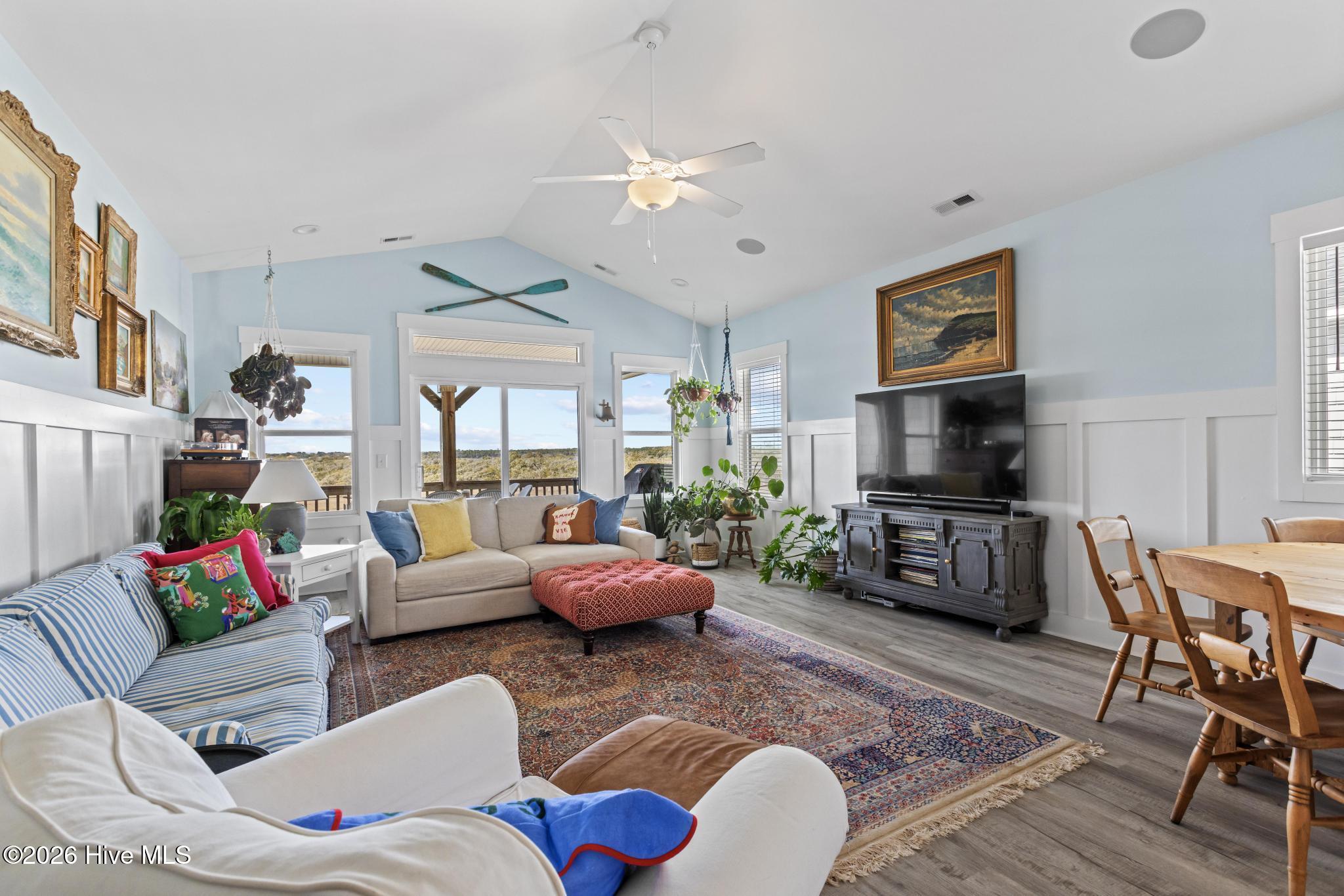 100562400 | Photo 13