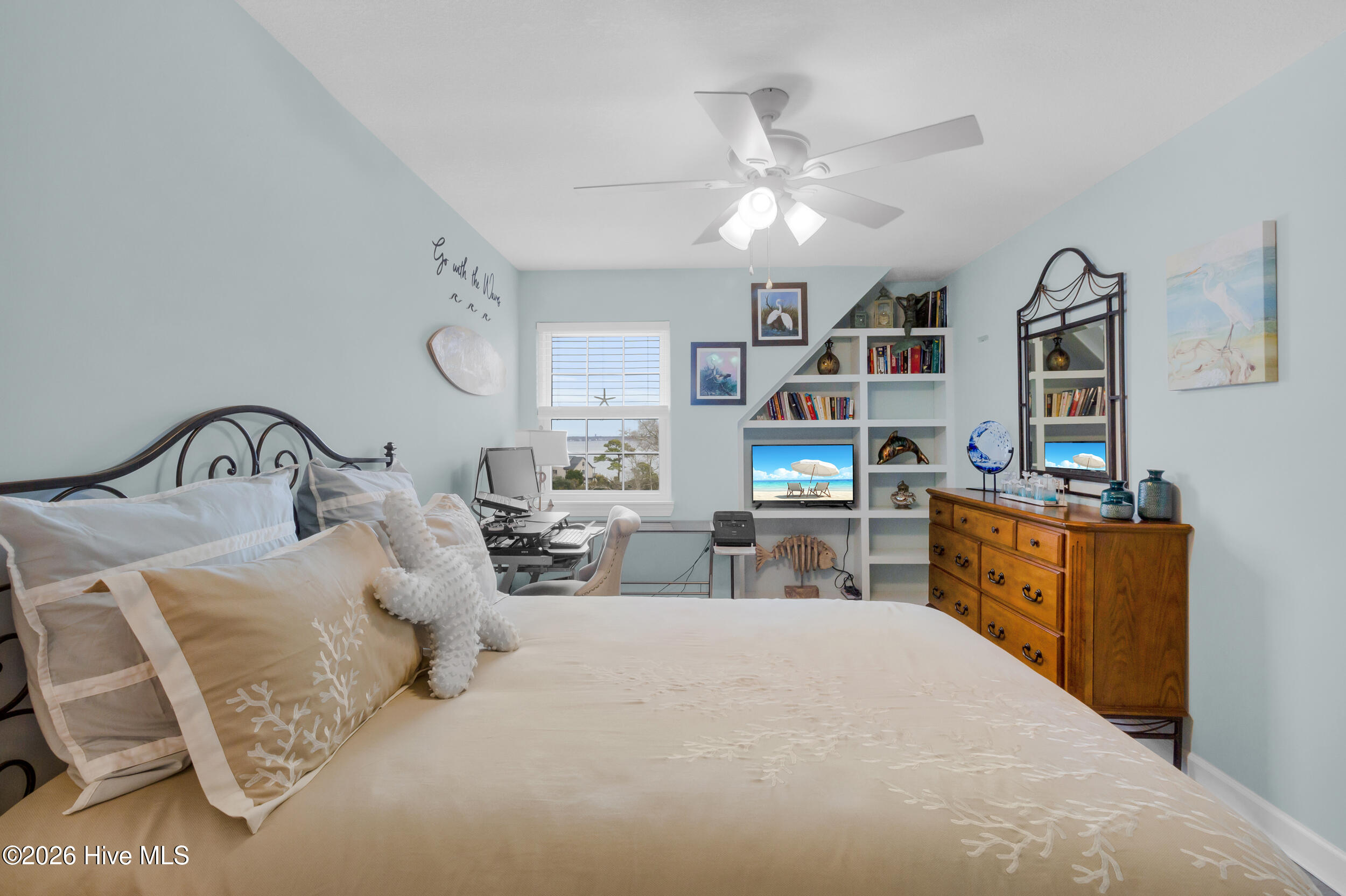 100557933 | Photo 18