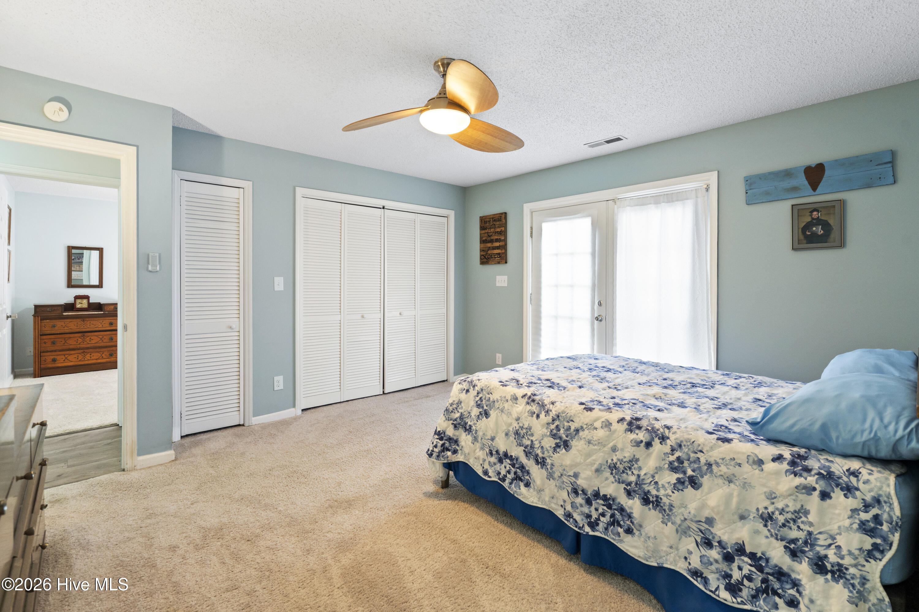 100553037 | Photo 19