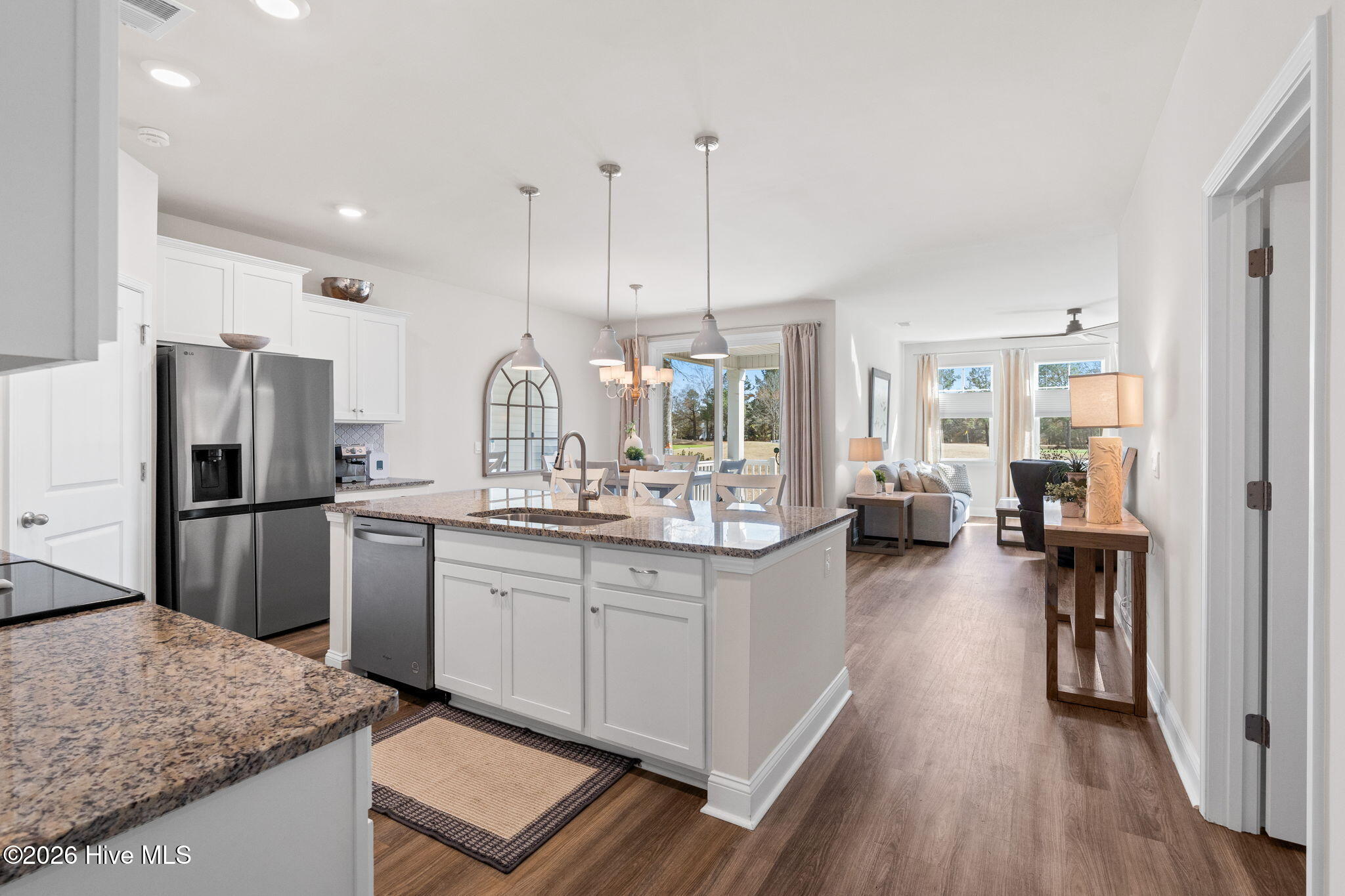 100555775 | Photo 15