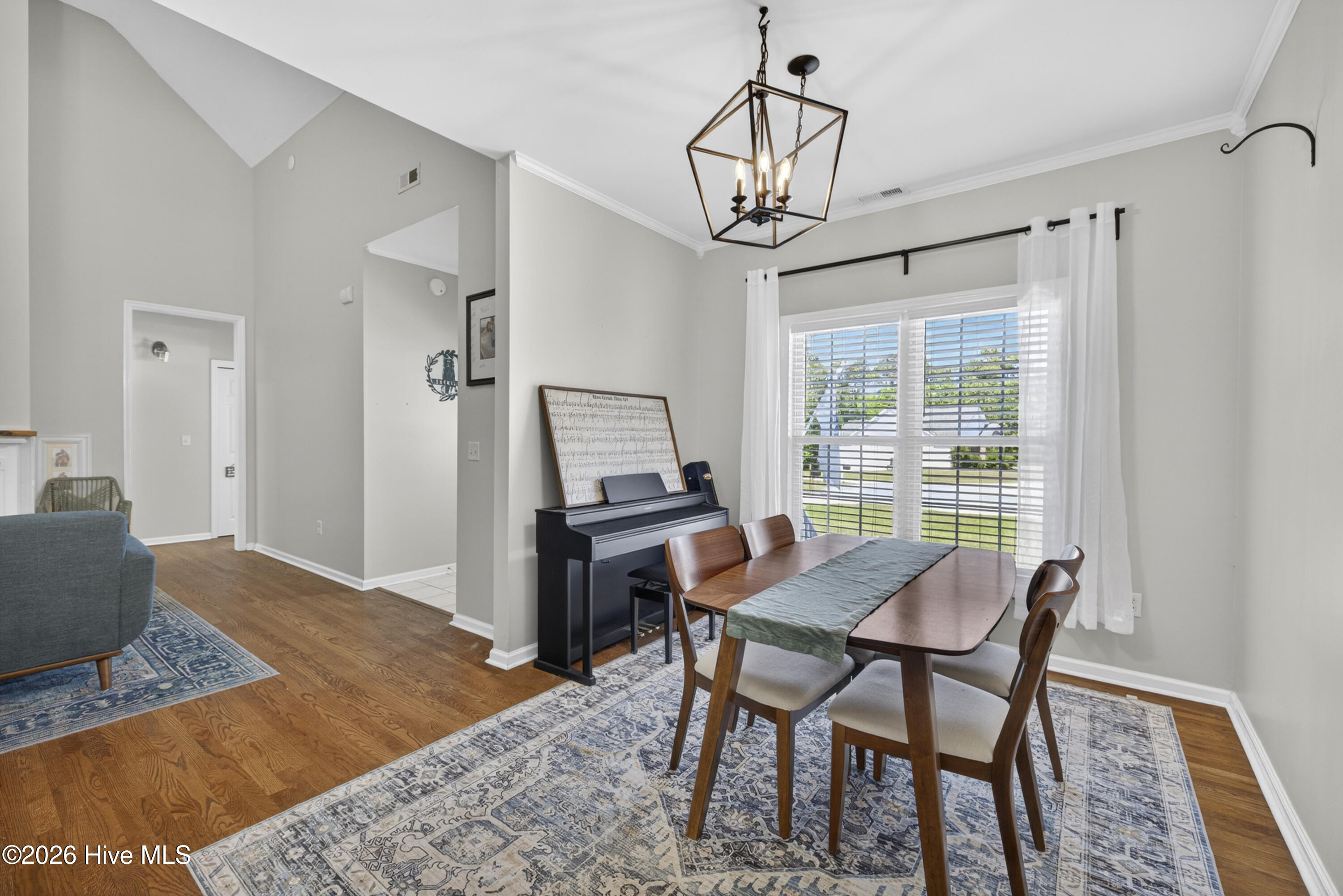 100570330 | Photo 20