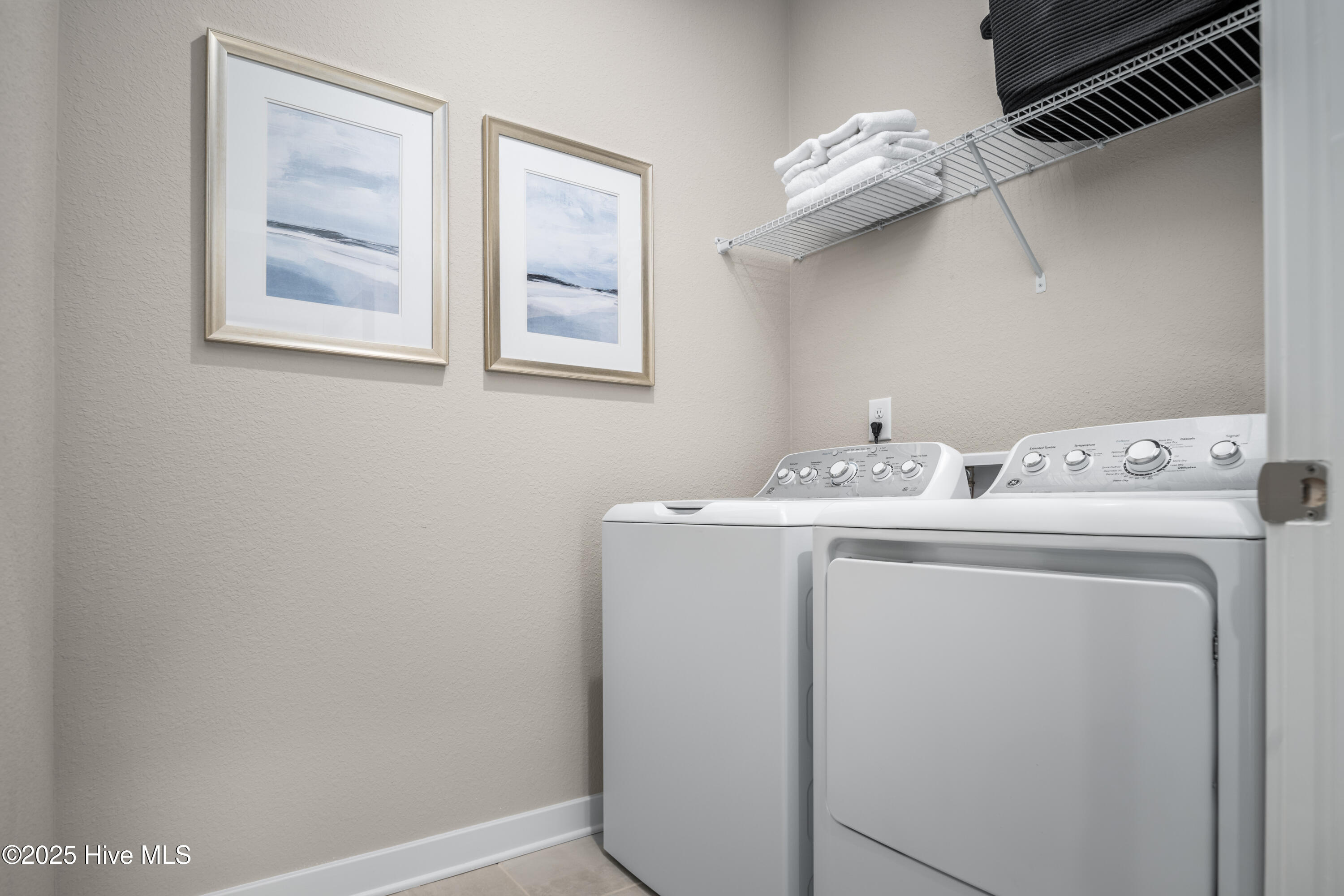 100548766 | Photo 19