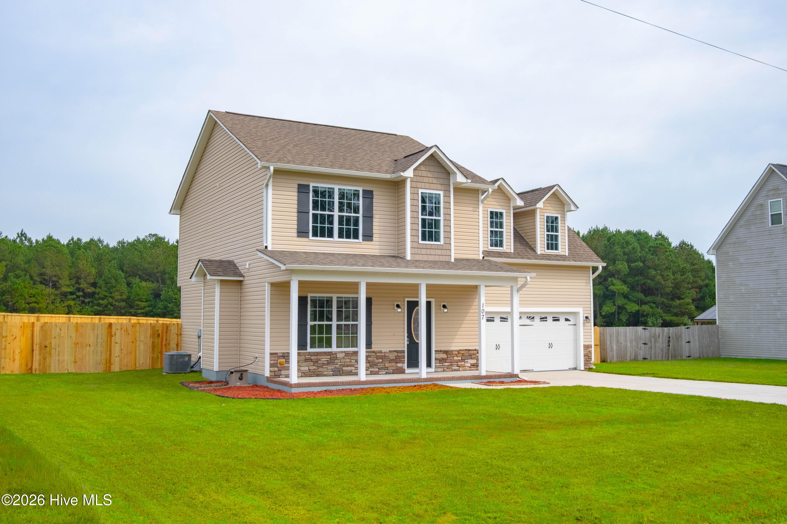 Photo 4 of Single family home for sale at 107 Sparrow Point Ln, Jacksonville, NC 28540 | MLS# 100609547 | Listing updated on 2026-10-10