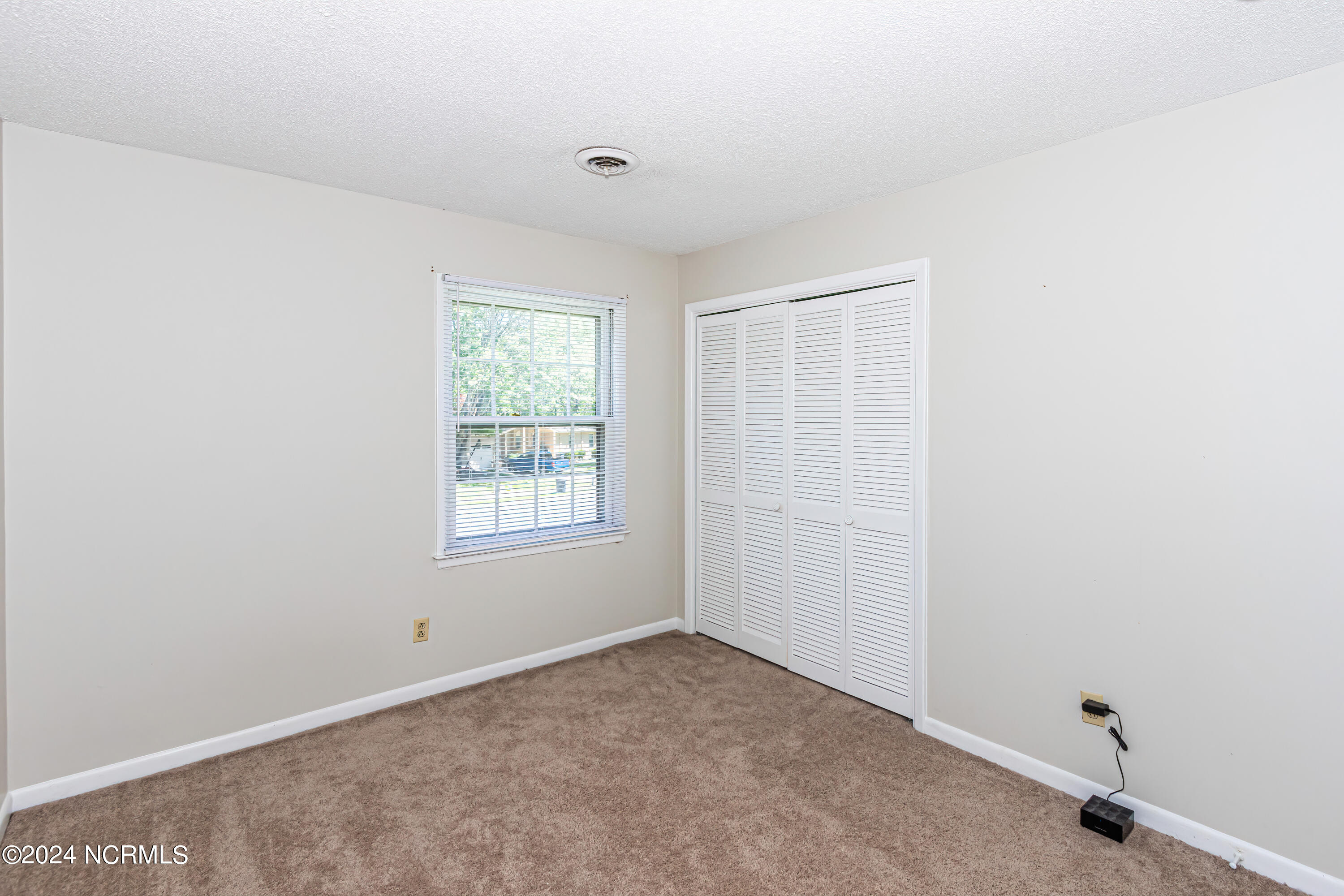 100448019 | Photo 24