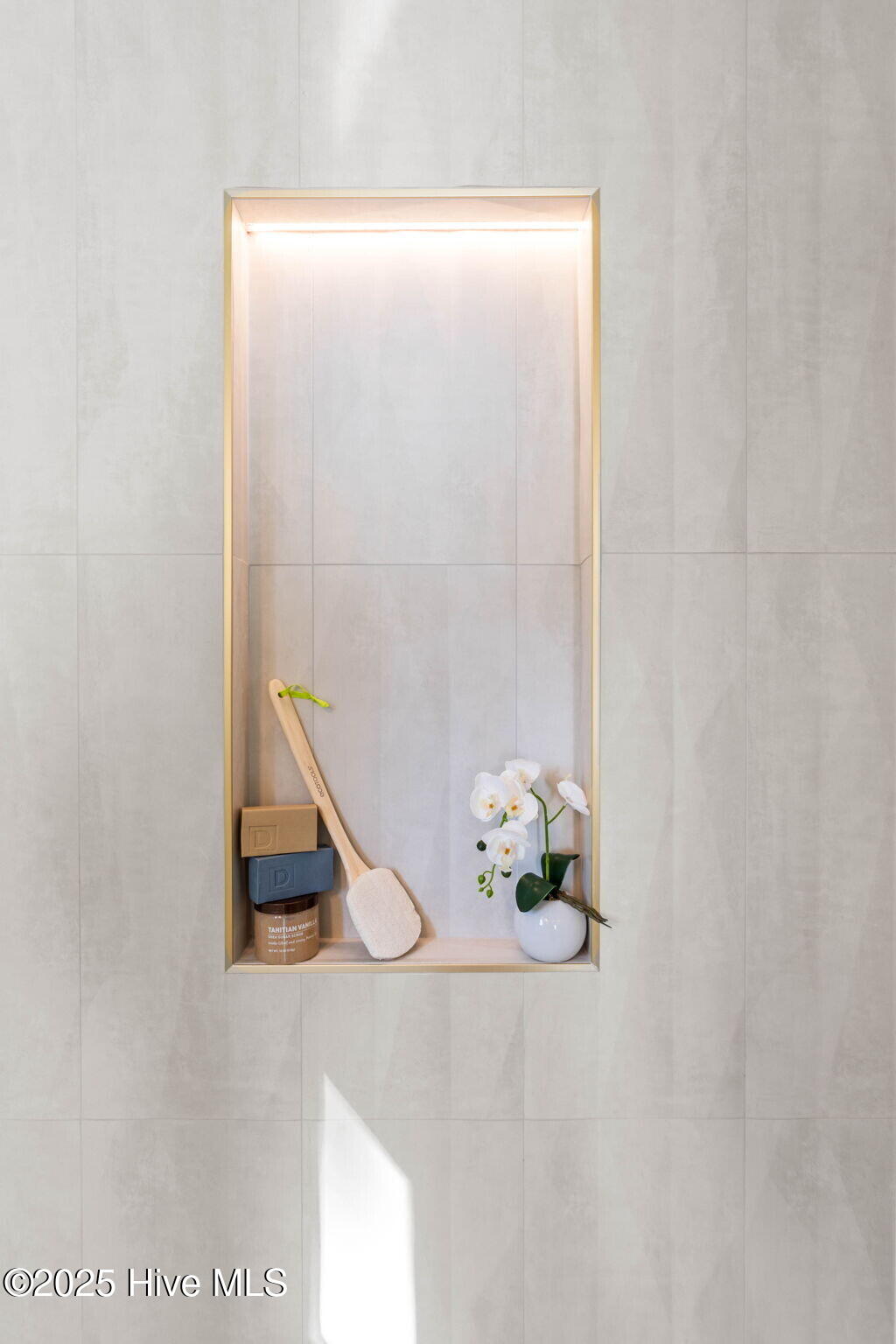 100516902 | Photo 66