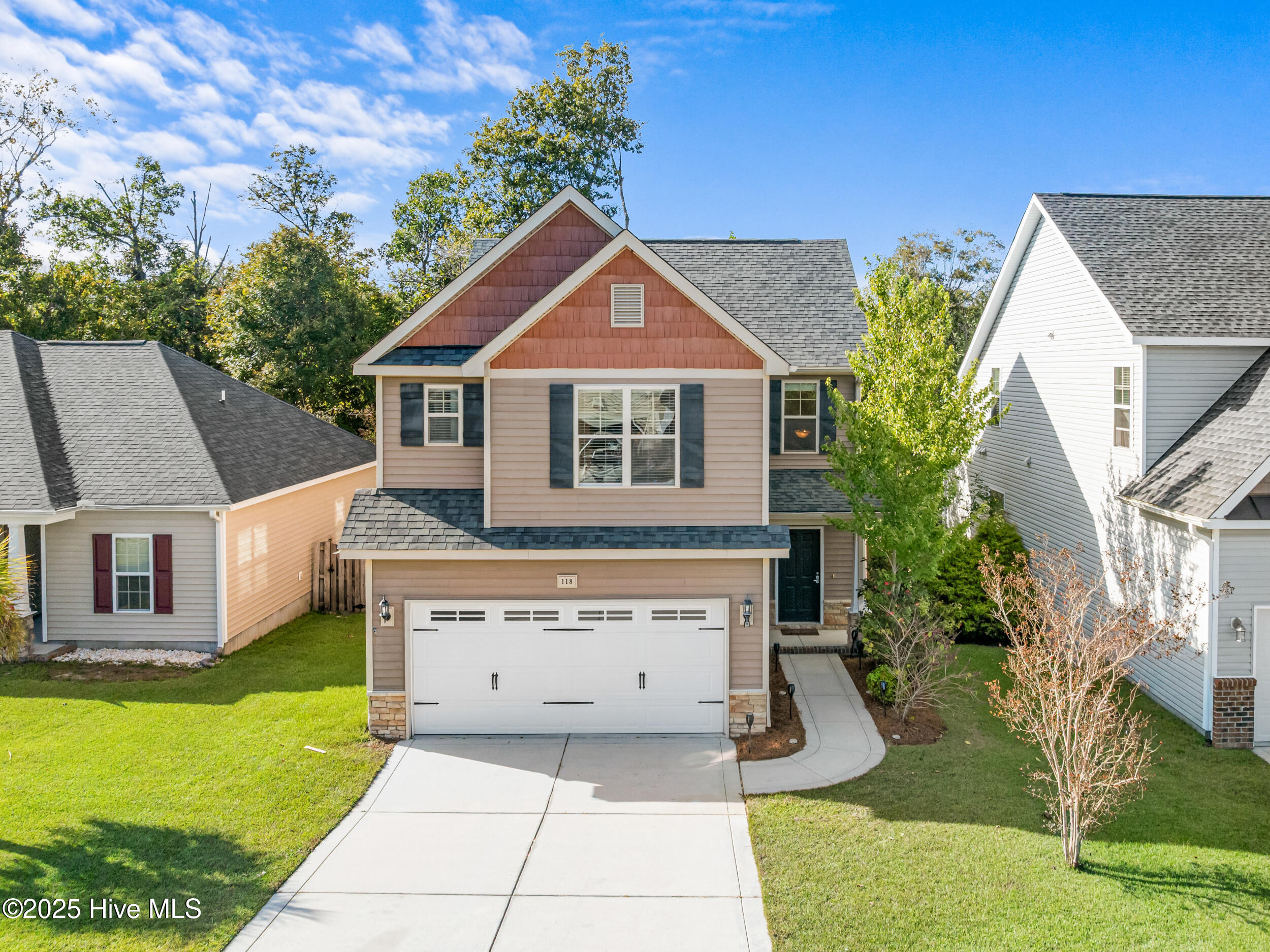 100533825 | Photo 39