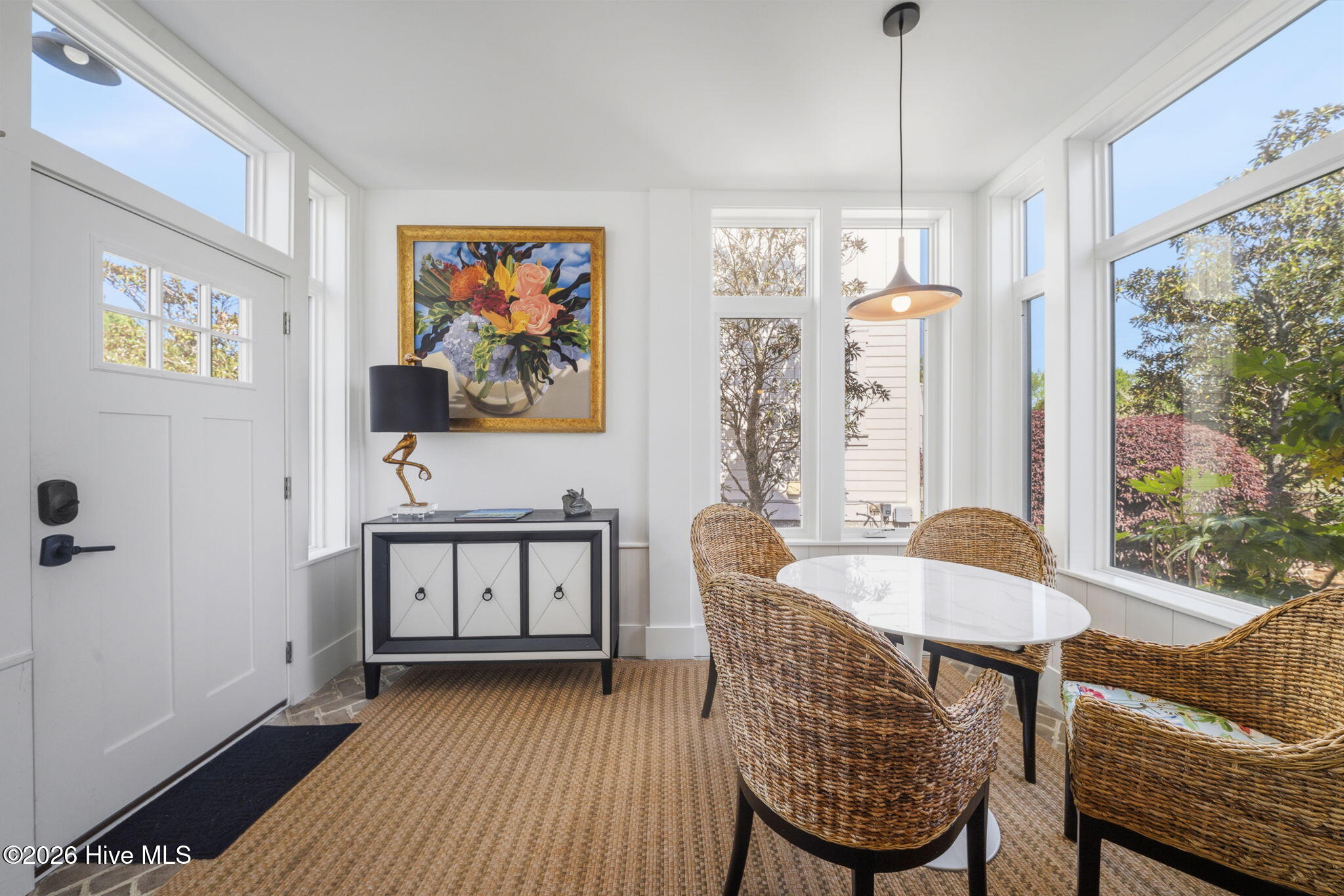 100568047 | Photo 11