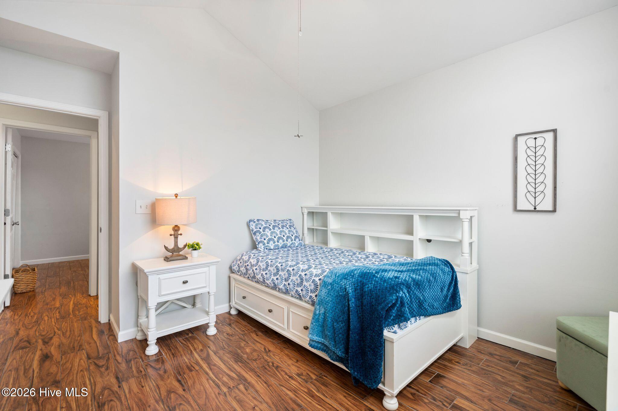 100557294 | Photo 37