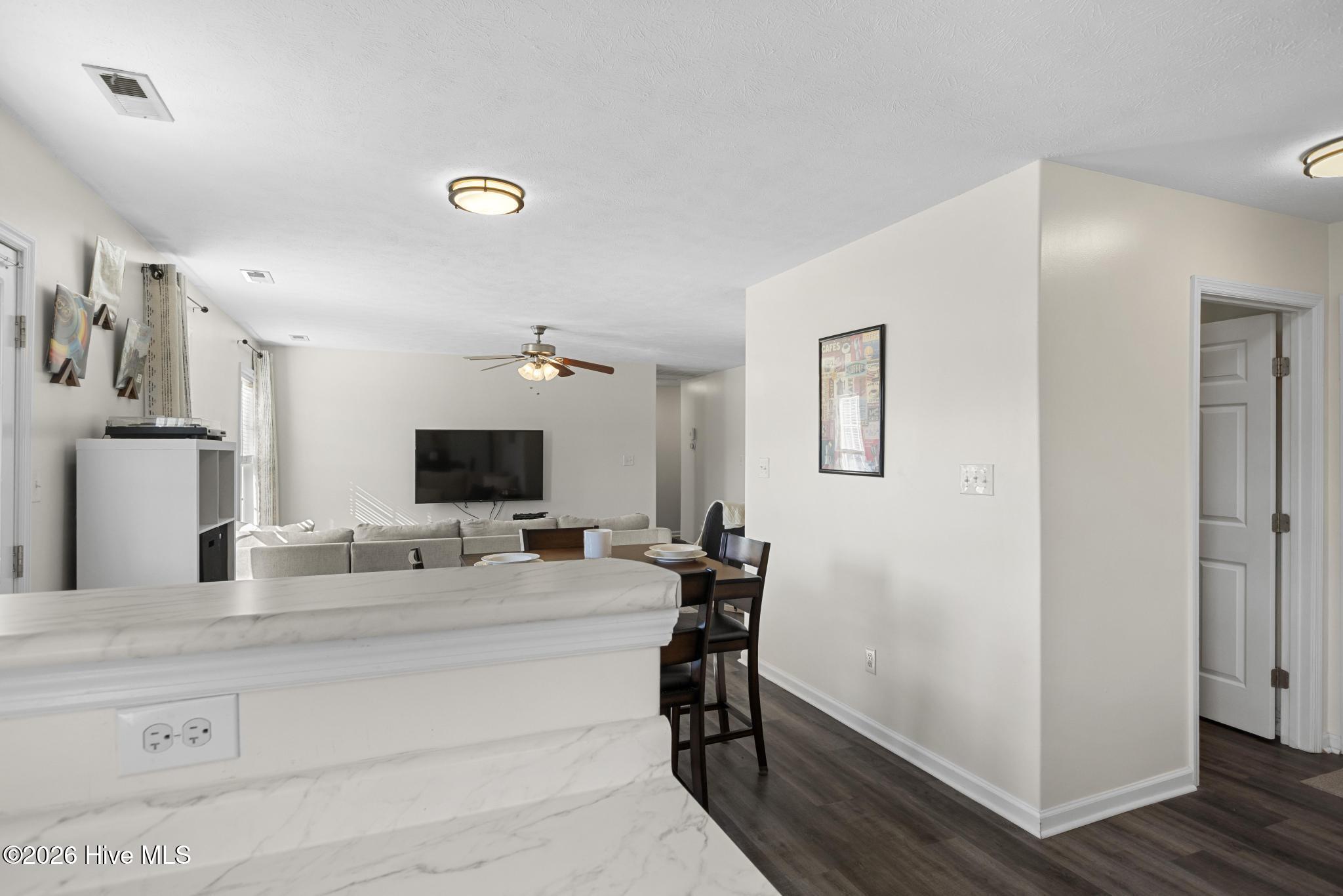 100552473 | Photo 15