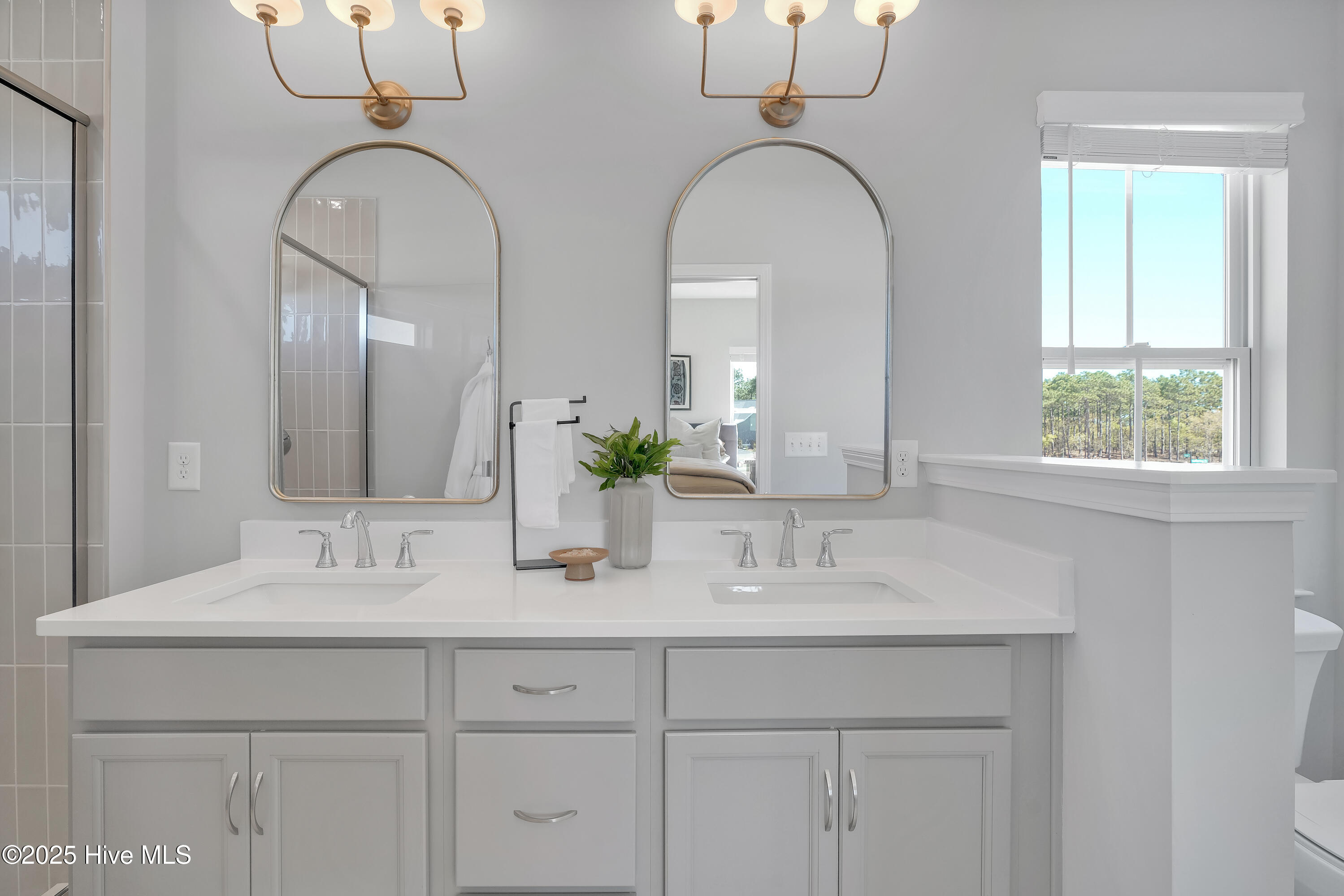 100531158 | Photo 11