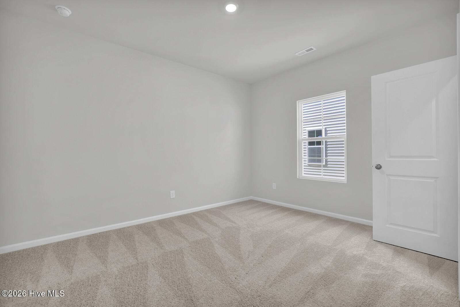 100550125 | Photo 21