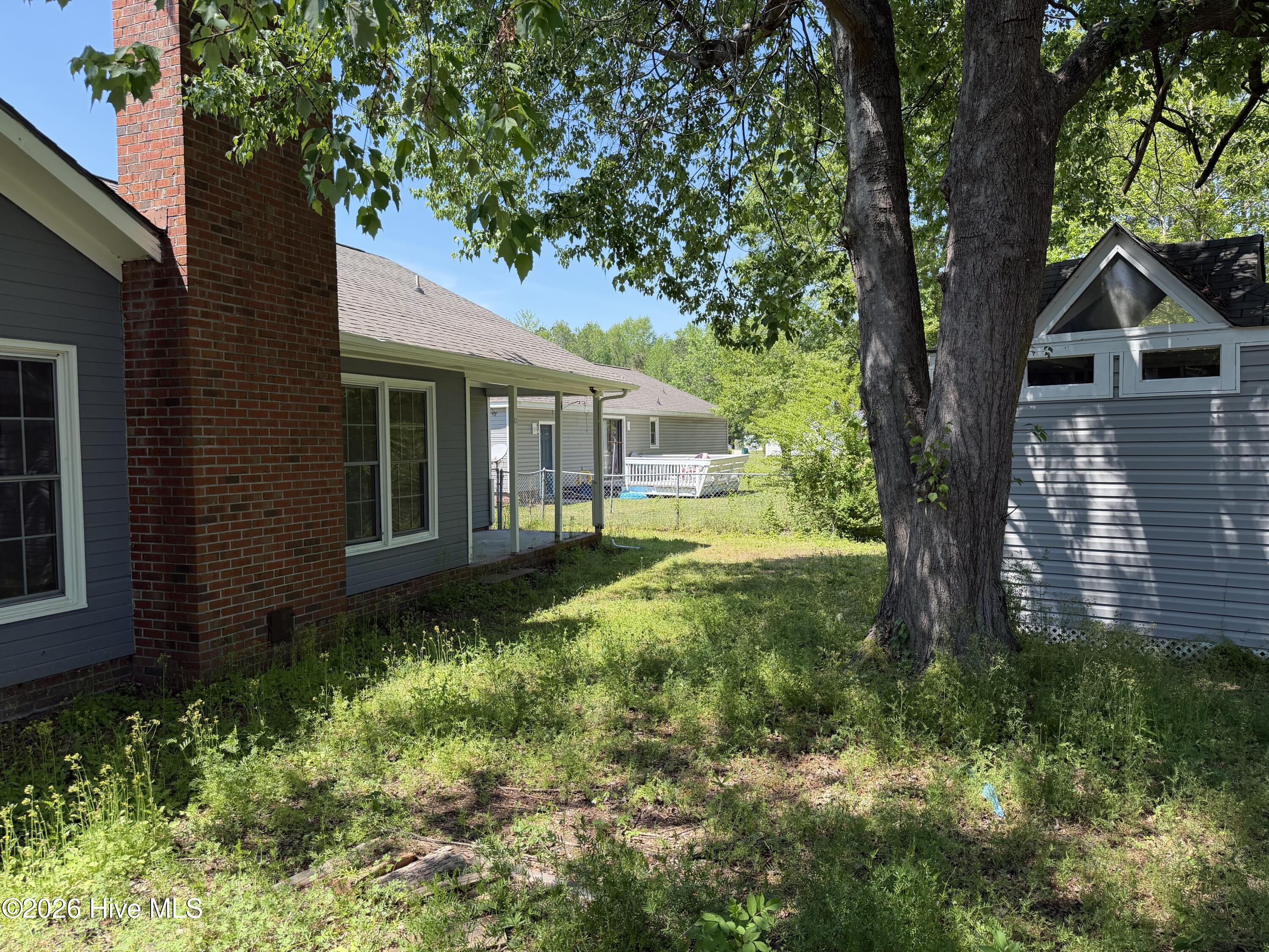 100568105 | Photo 21