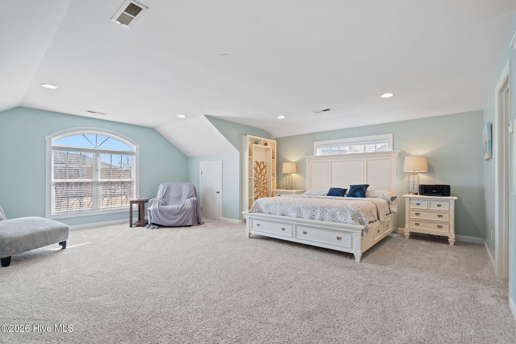 100559700 | Photo 44