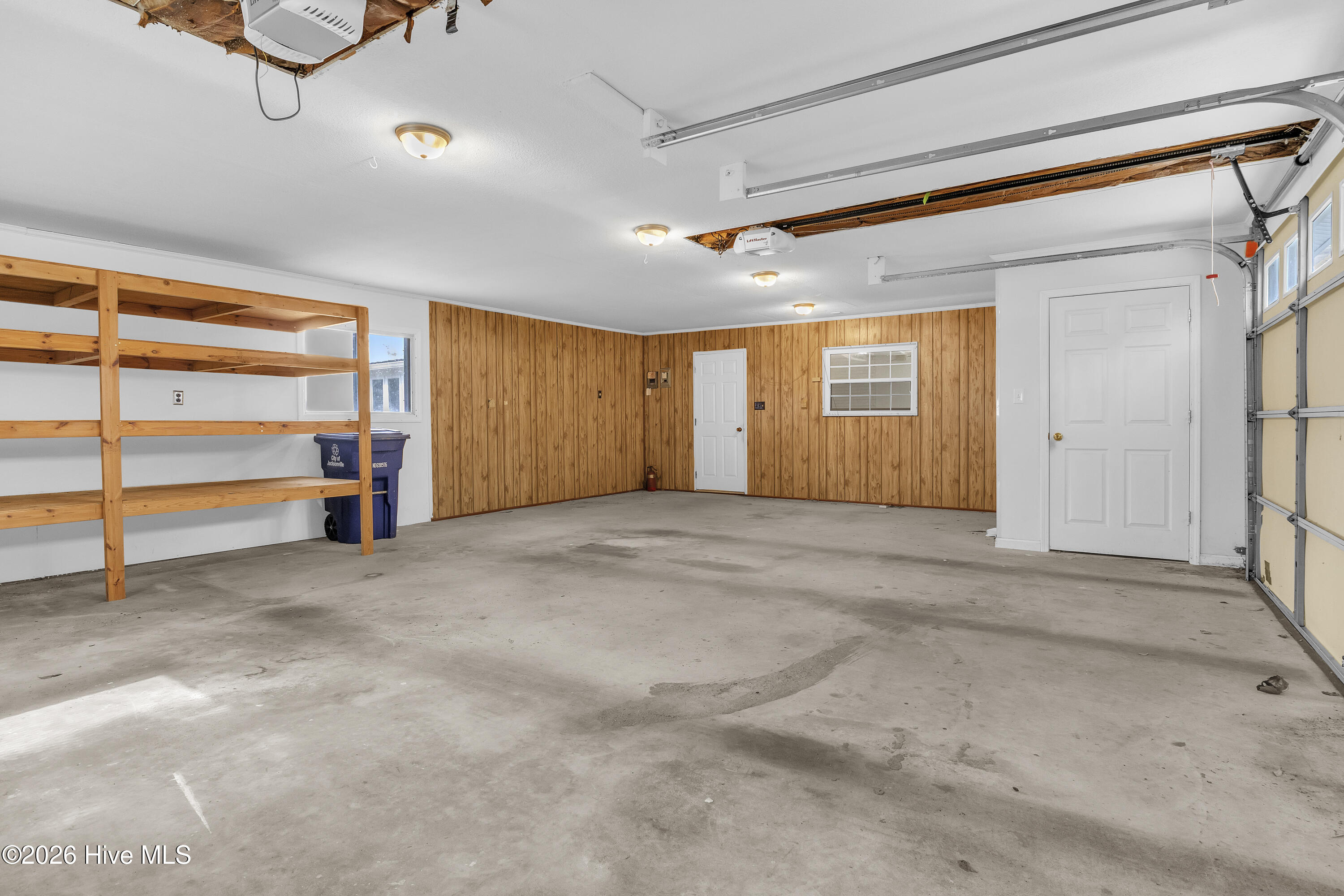 100555841 | Photo 17