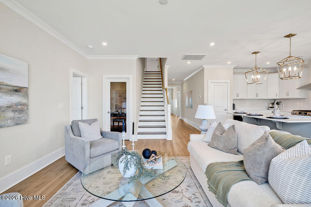 100561301 | Photo 15