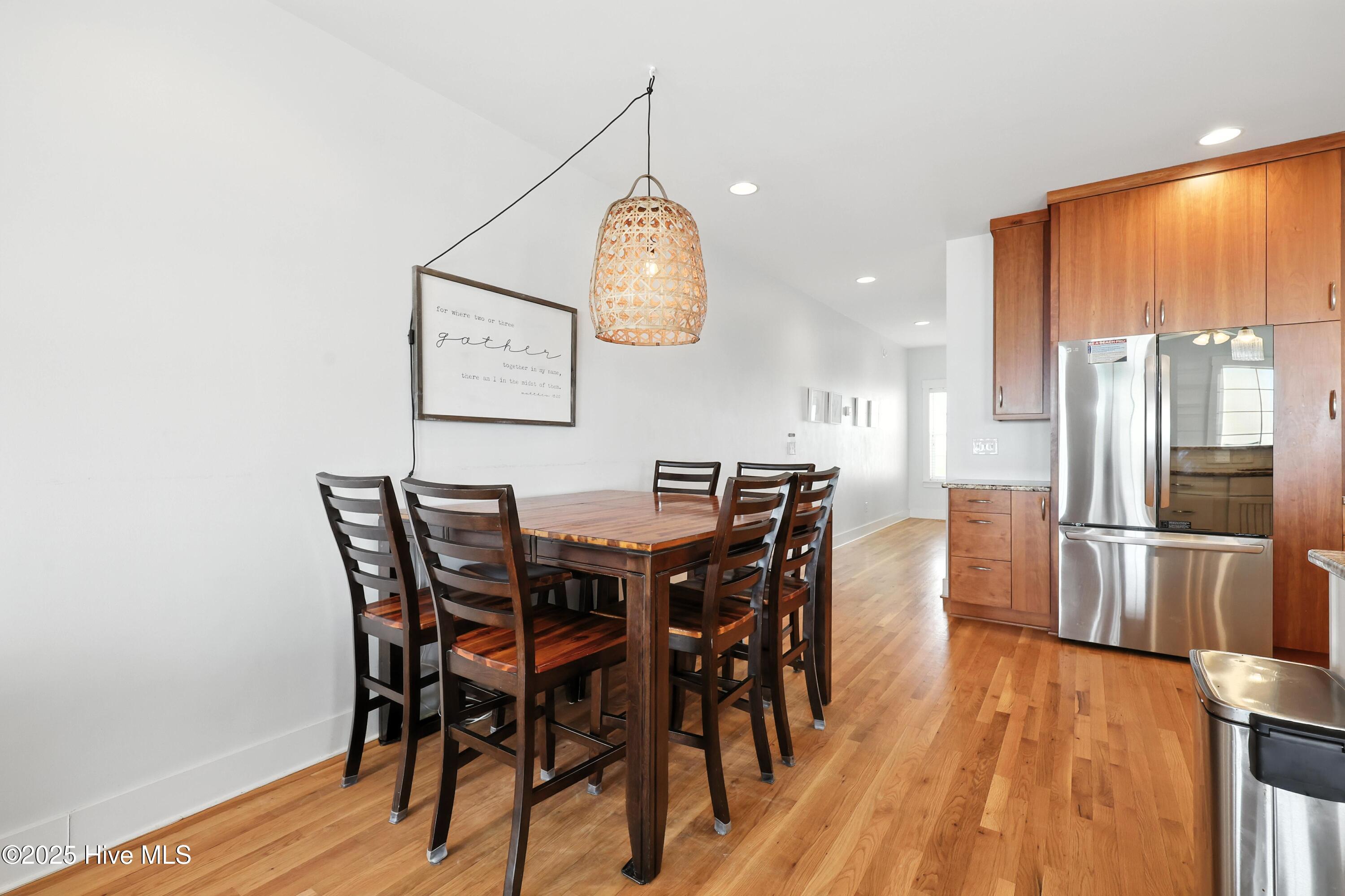 100525482 | Photo 19