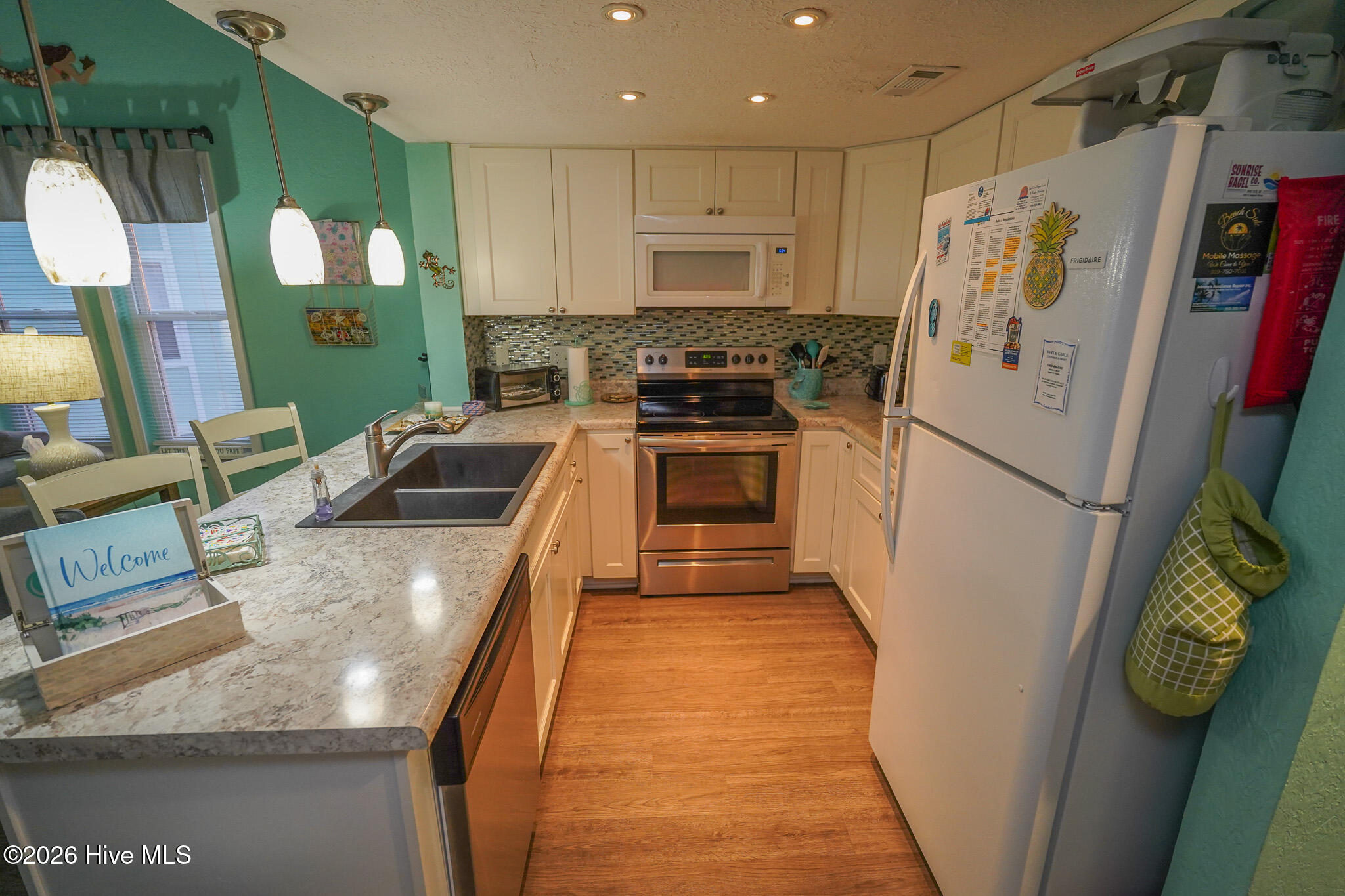 100548076 | Photo 20