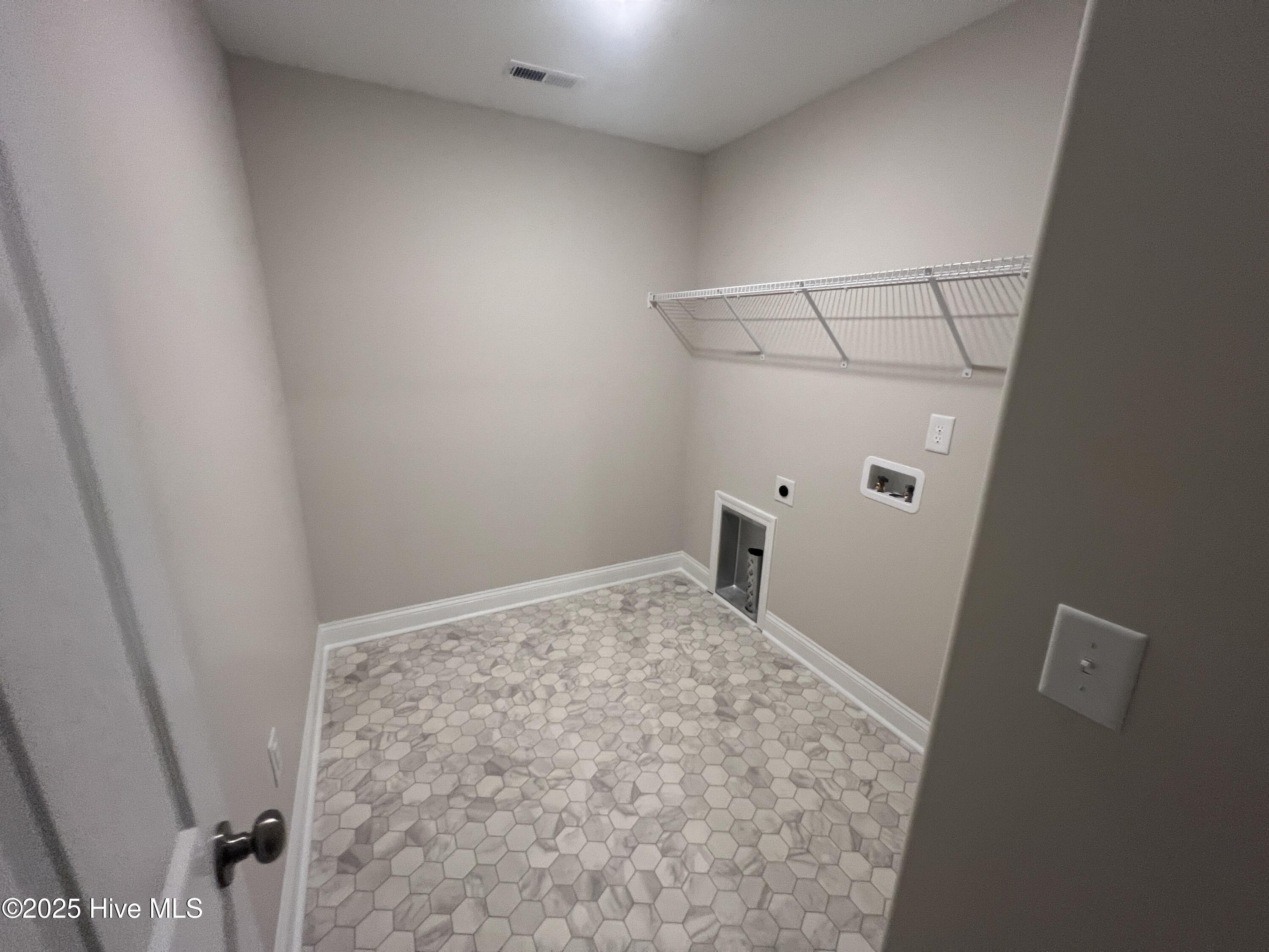 100544968 | Photo 18