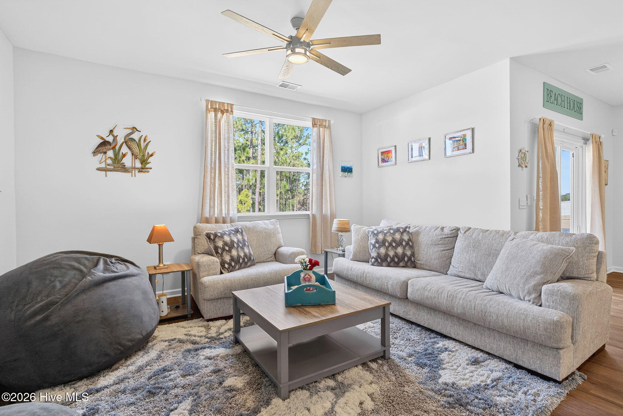 100556971 | Photo 11