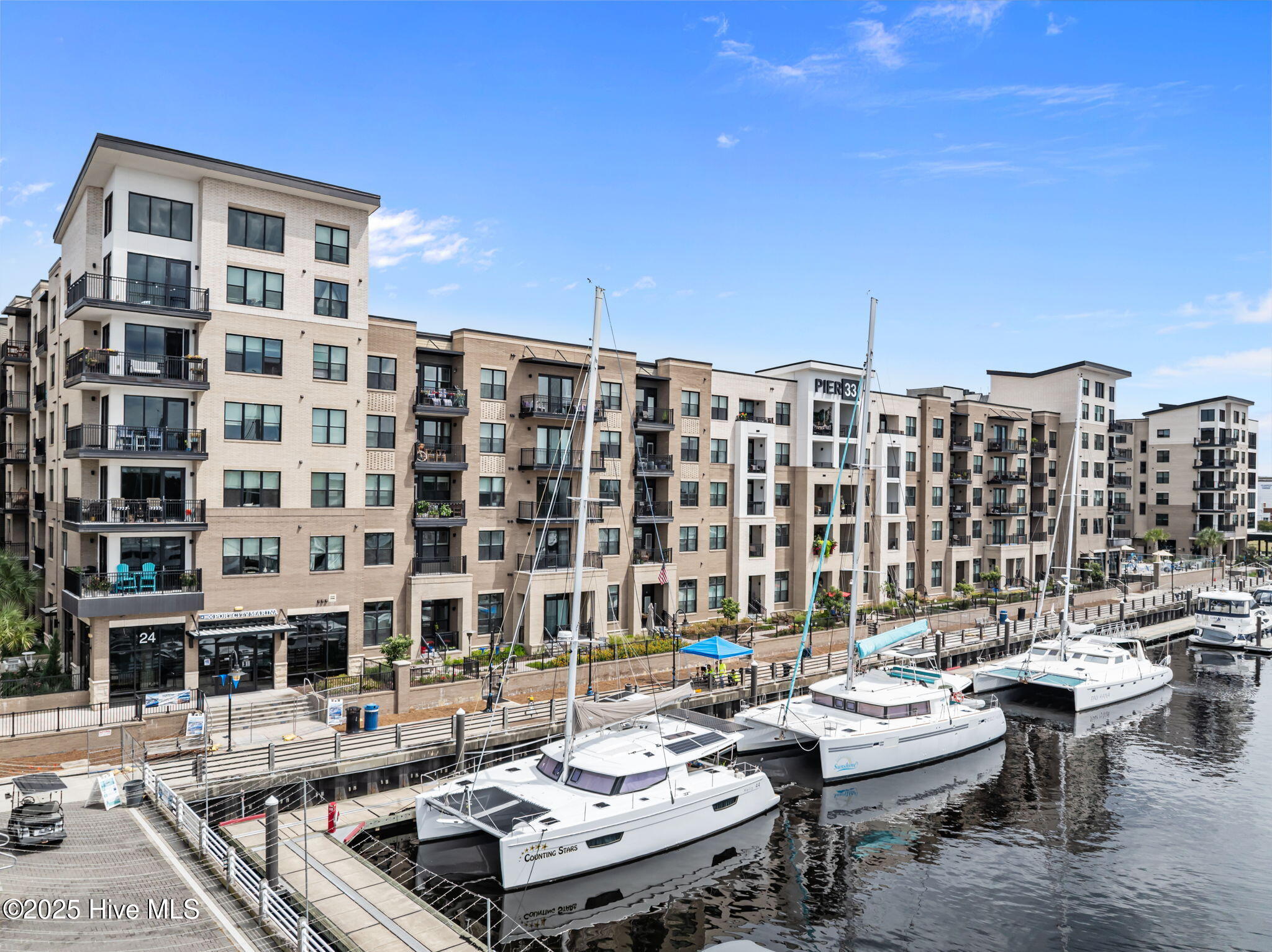 100528560 | Photo 21