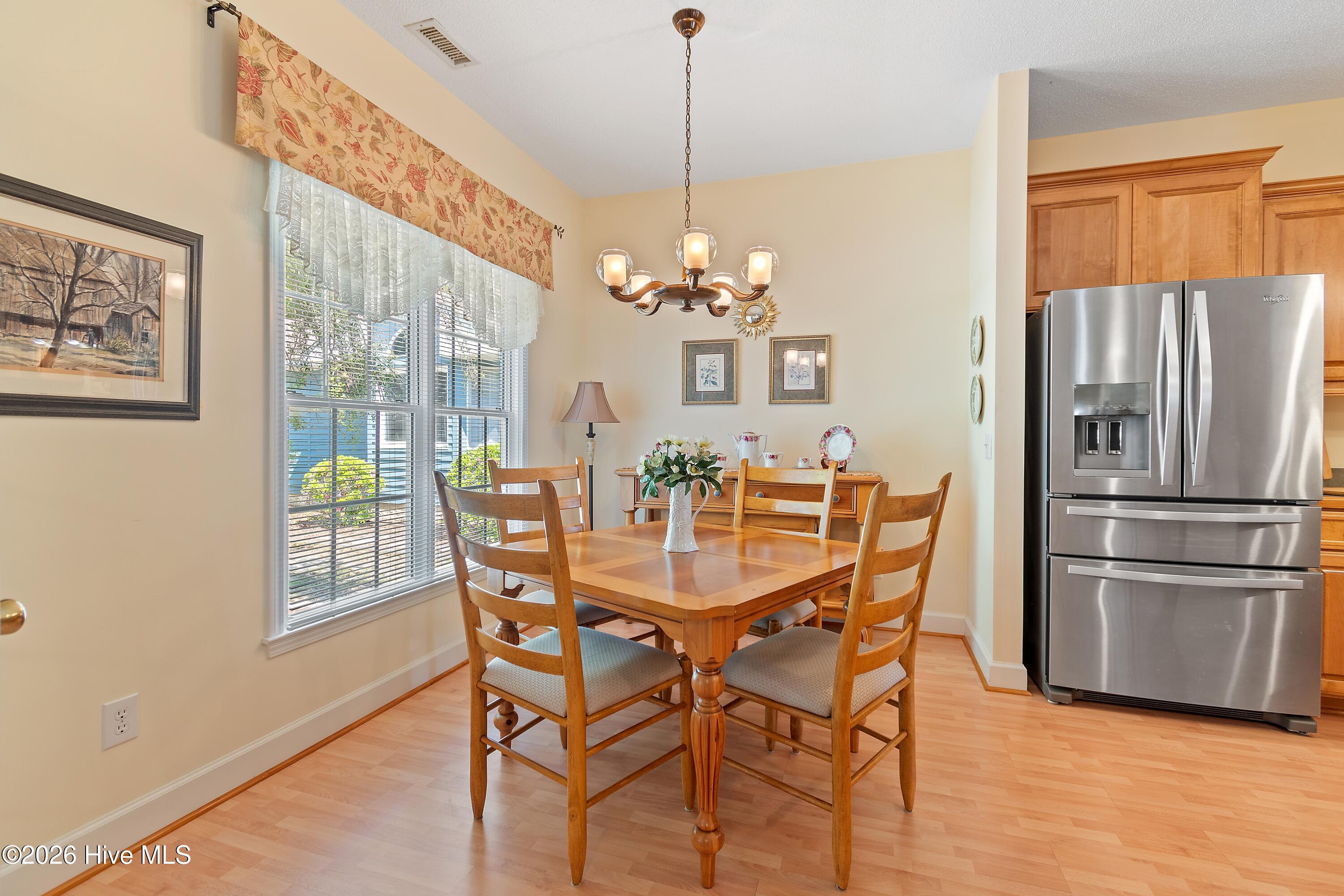 100567872 | Photo 12