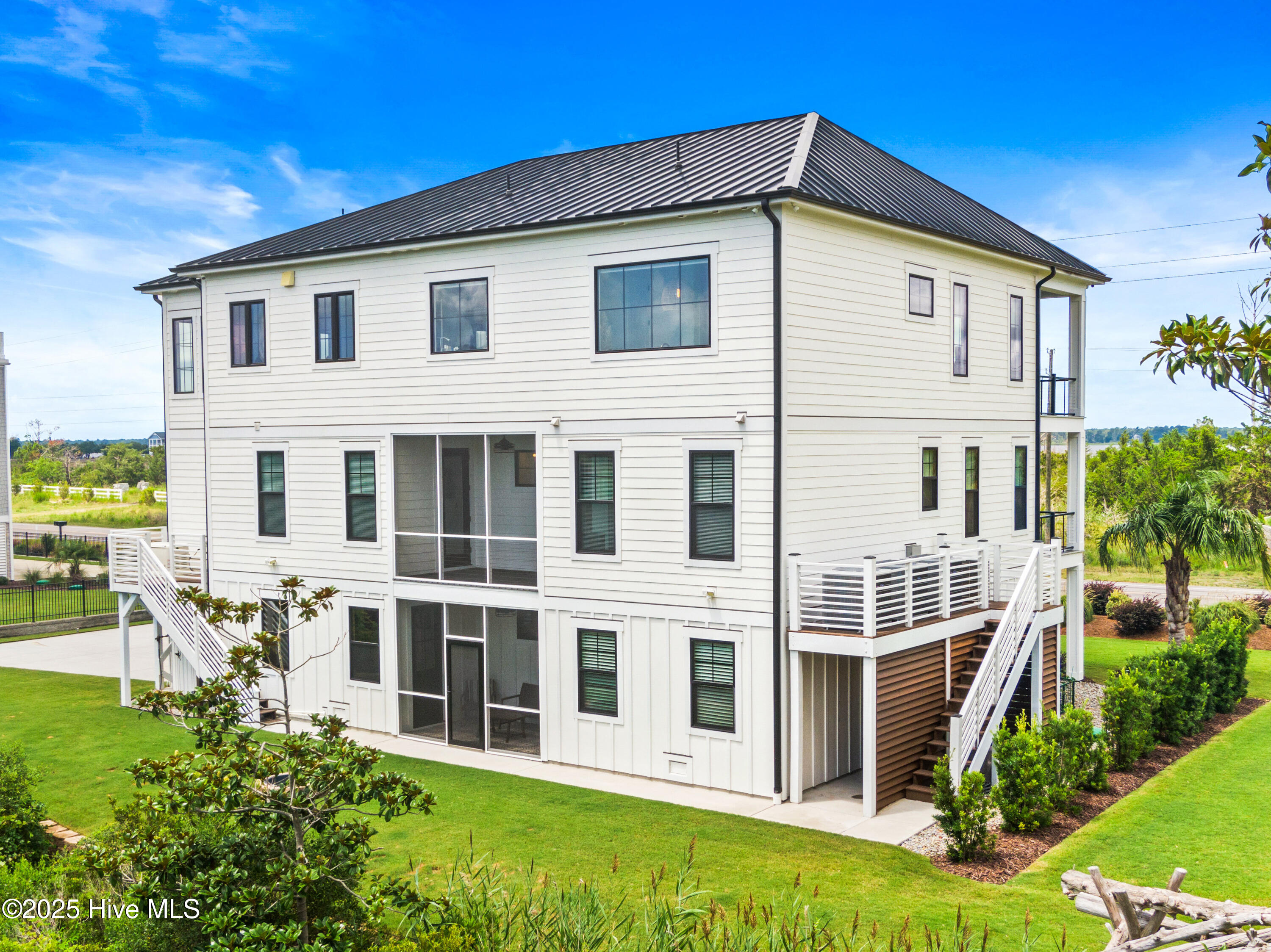 100534624 | Photo 73