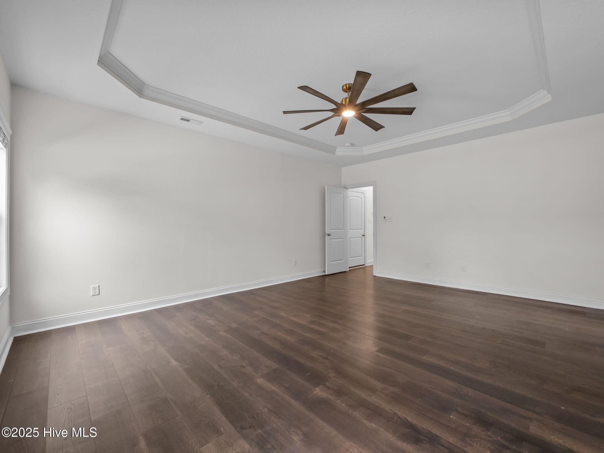 100536873 | Photo 17