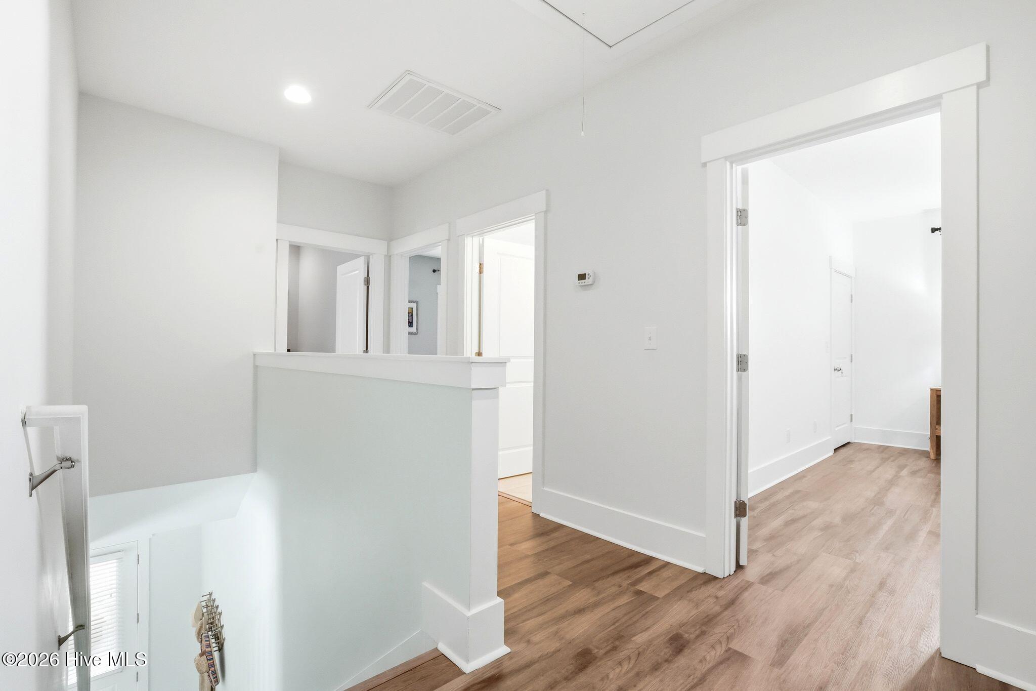 100565220 | Photo 28